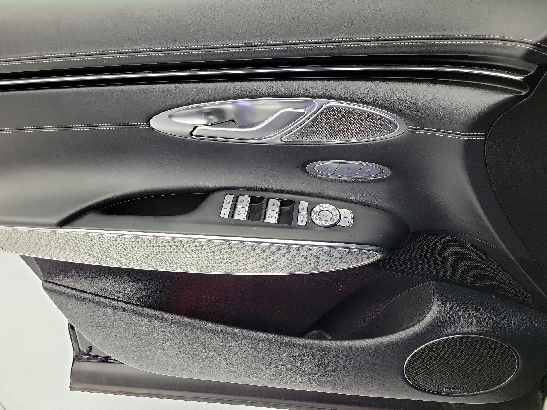 Thumbnail: 2025 Genesis GV70 - 12