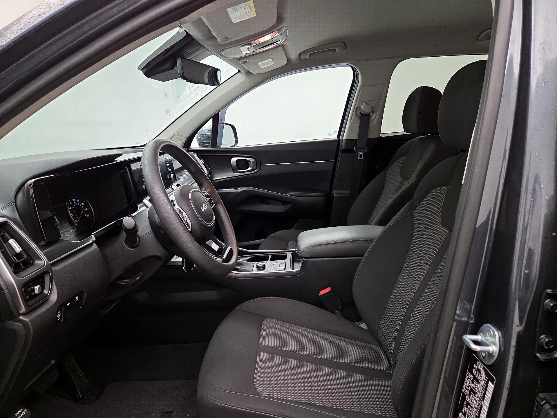 Thumbnail: 2023 Kia Sorento - 11