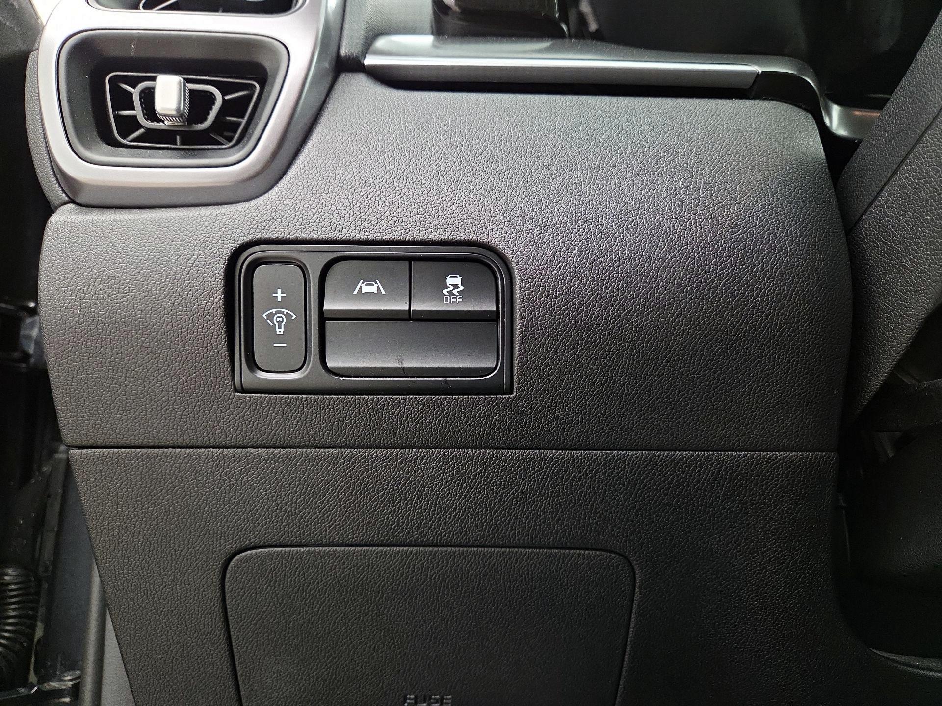 Thumbnail: 2023 Kia Sorento - 13