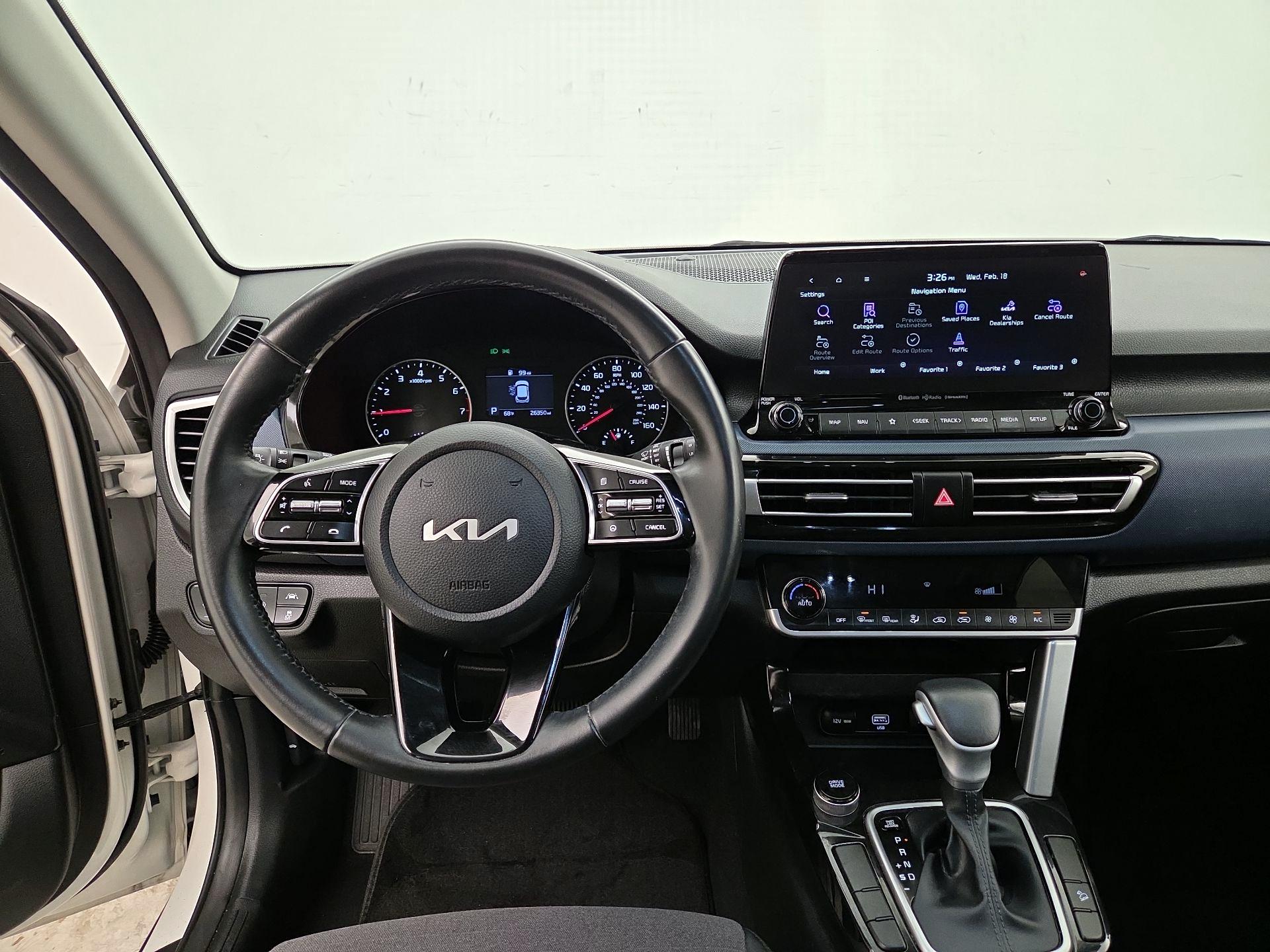 Thumbnail: 2023 Kia Seltos - 9