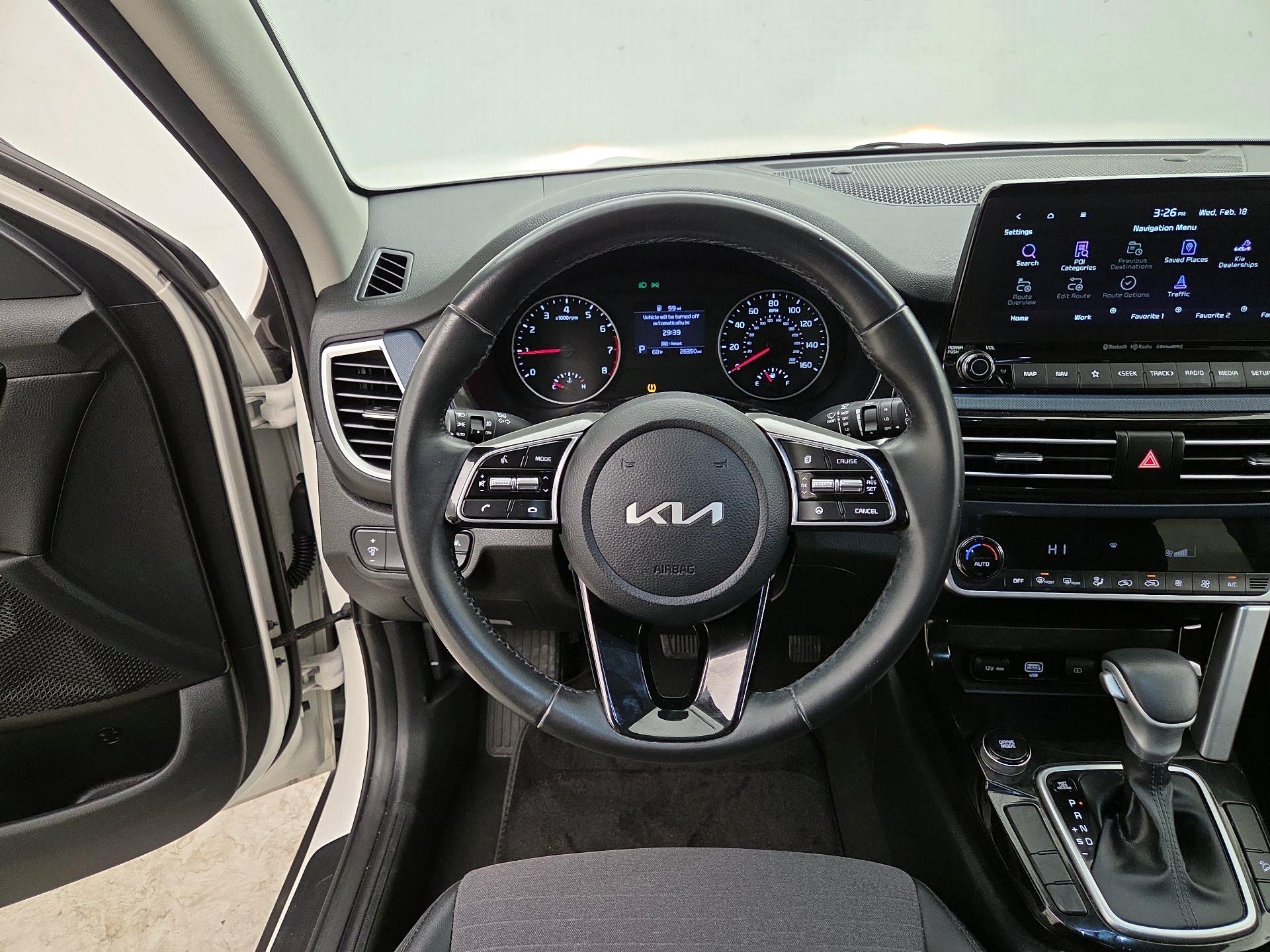 Thumbnail: 2023 Kia Seltos - 10