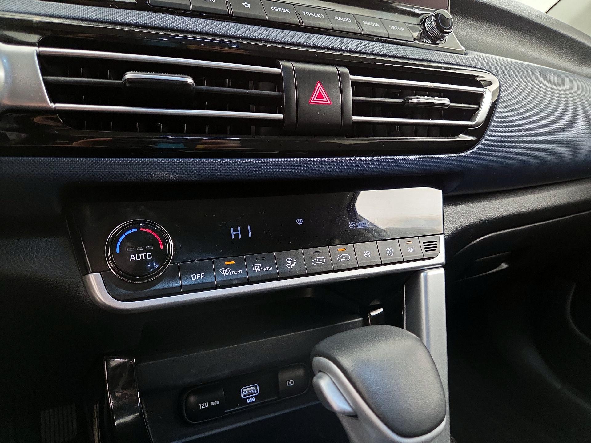 Thumbnail: 2023 Kia Seltos - 17