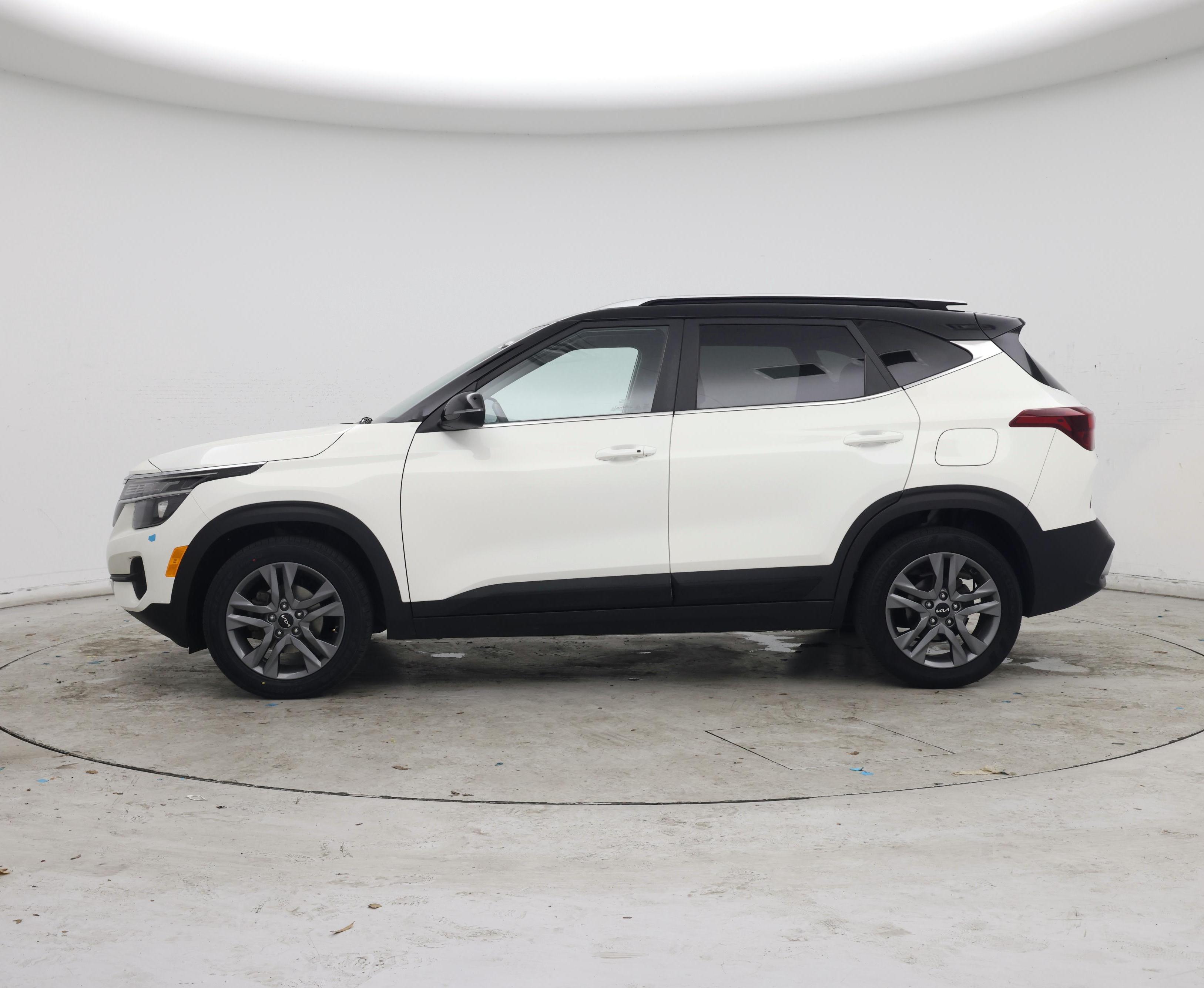 Thumbnail: 2023 Kia Seltos - 3