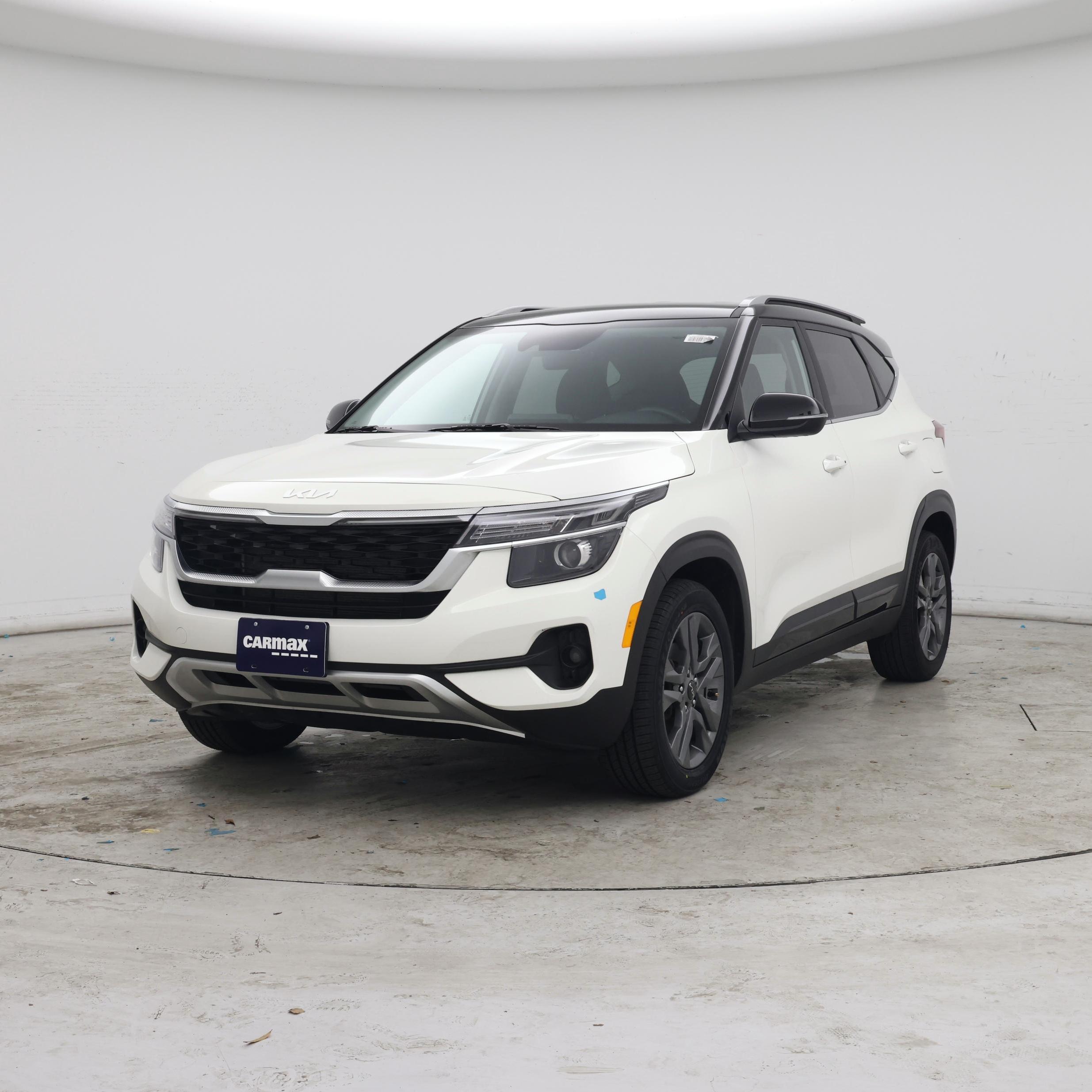 Thumbnail: 2023 Kia Seltos - 4