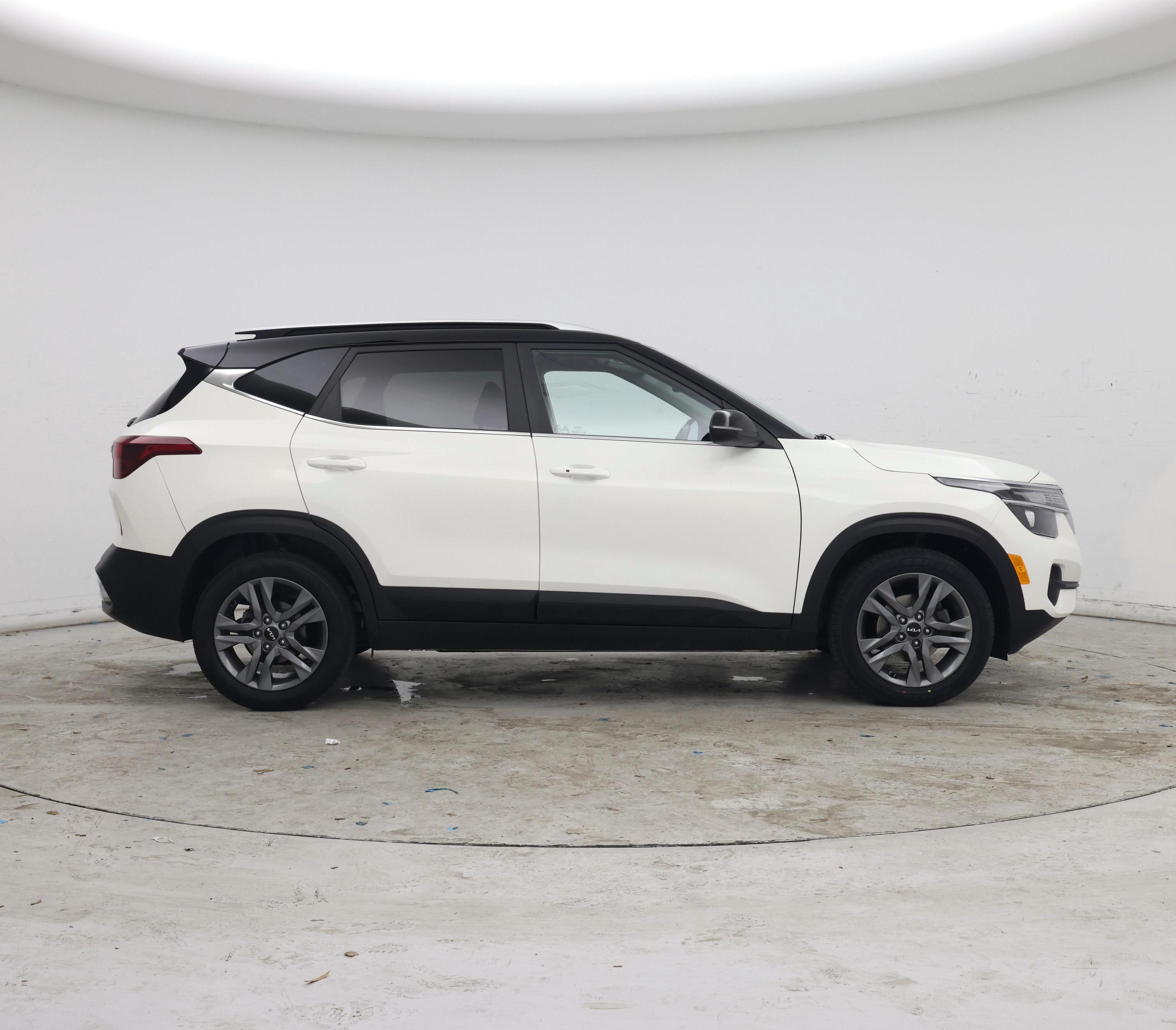 Thumbnail: 2023 Kia Seltos - 7