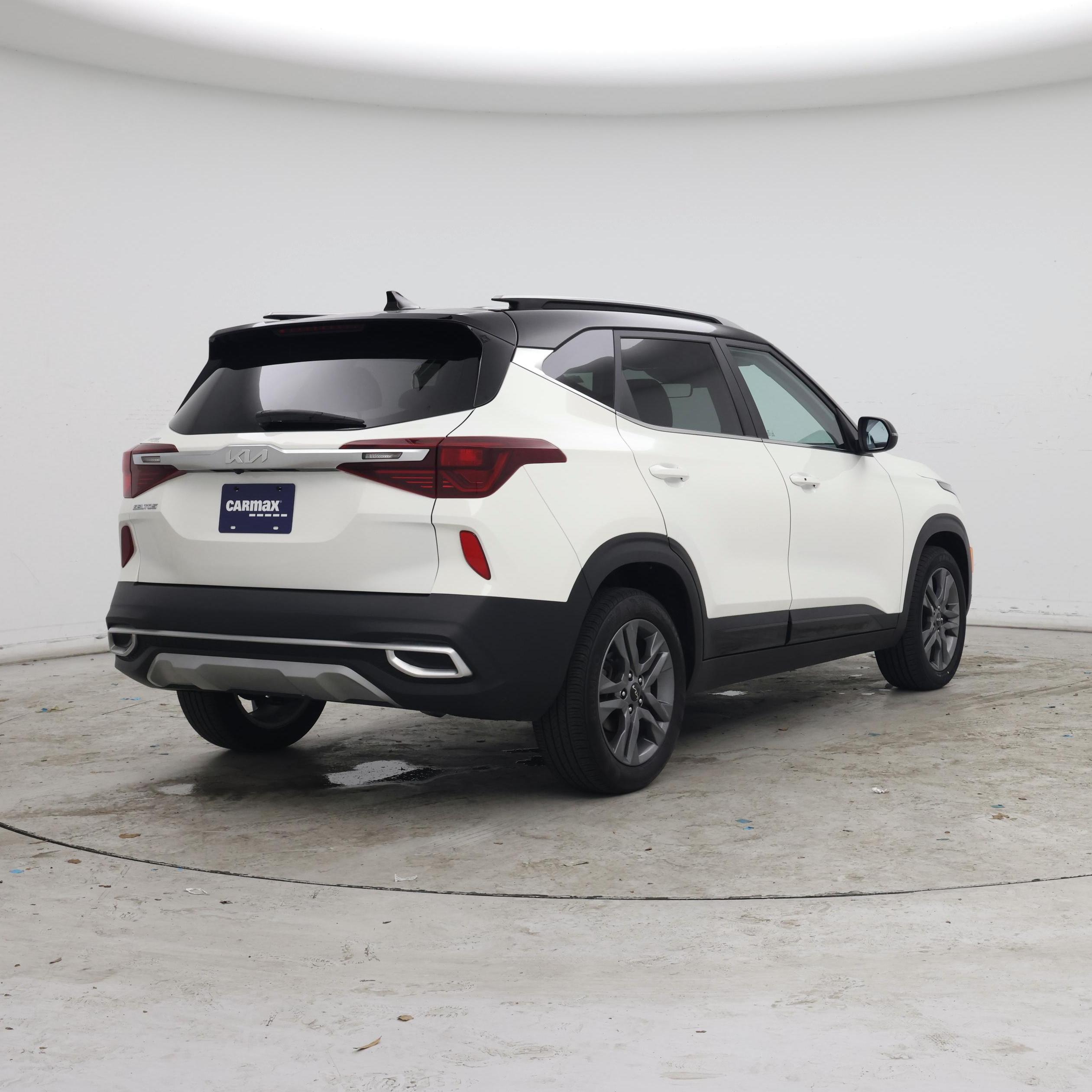 Thumbnail: 2023 Kia Seltos - 8