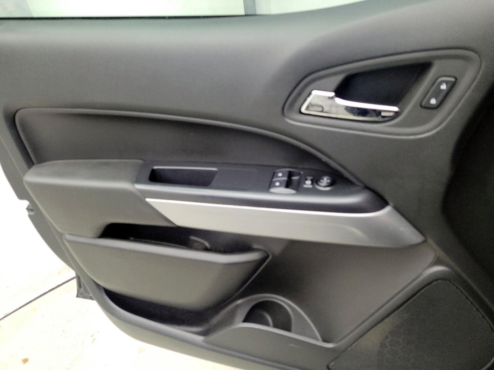 Thumbnail: 2022 Chevrolet Colorado - 12