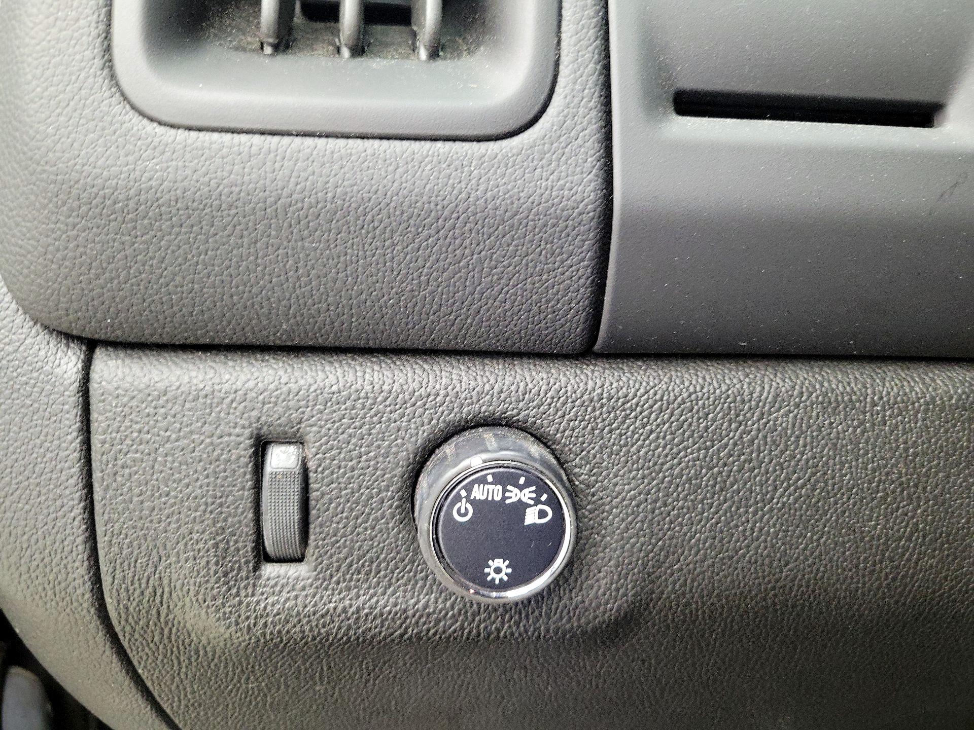 Thumbnail: 2022 Chevrolet Colorado - 13