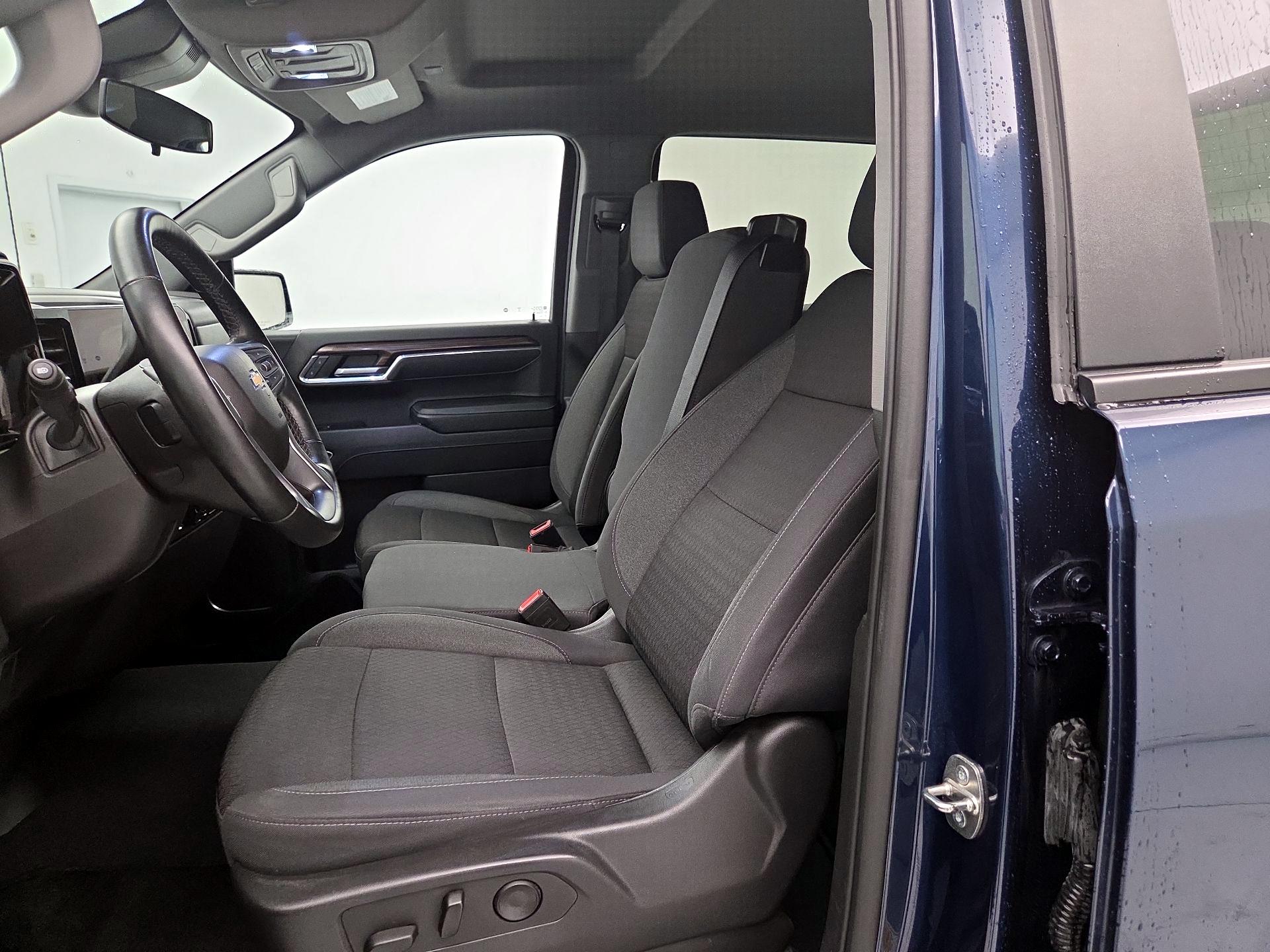 Thumbnail: 2023 Chevrolet Silverado 1500 - 11