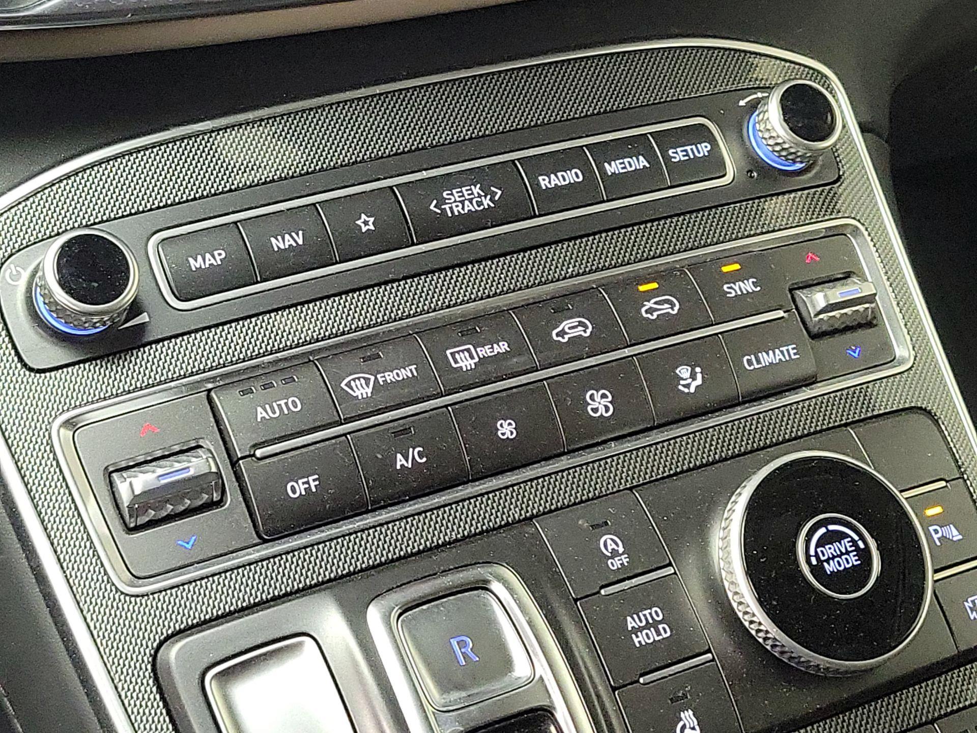 Thumbnail: 2023 Hyundai Santa Fe - 16