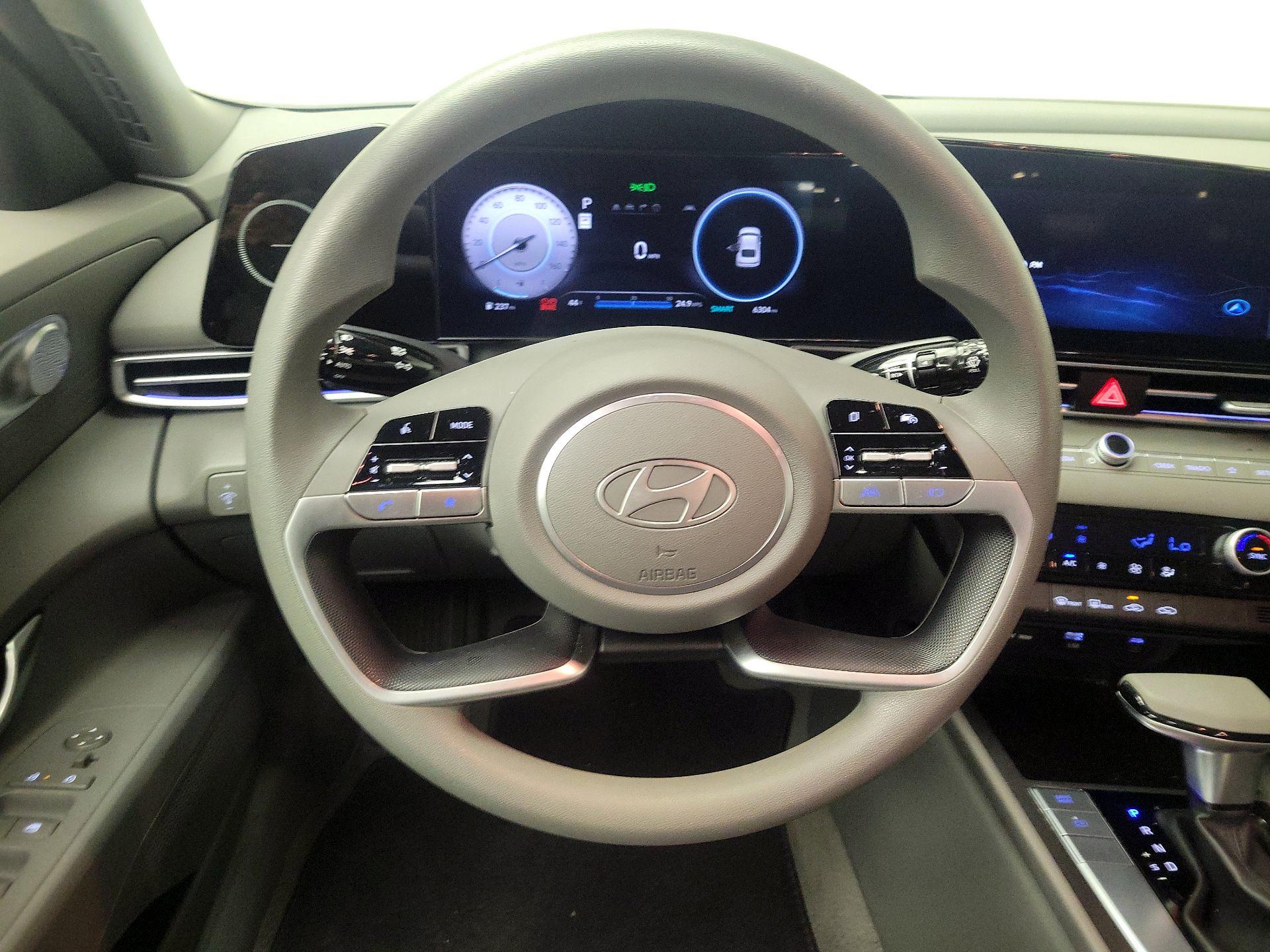 Thumbnail: 2024 Hyundai Elantra - 10