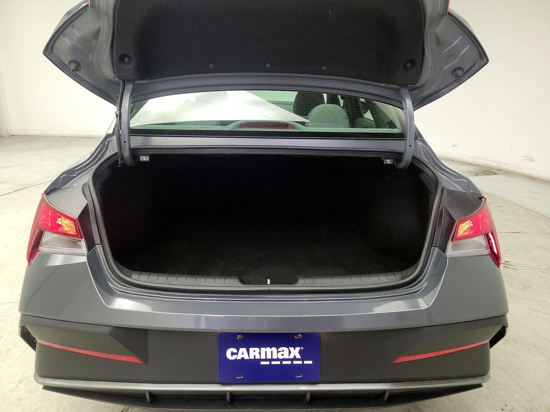 Thumbnail: 2024 Hyundai Elantra - 20