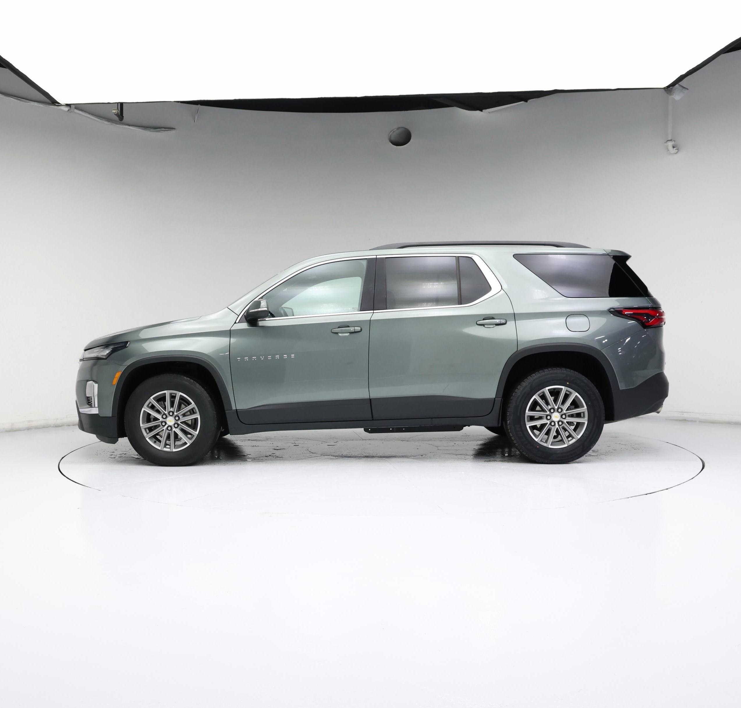 Thumbnail: 2022 Chevrolet Traverse - 3