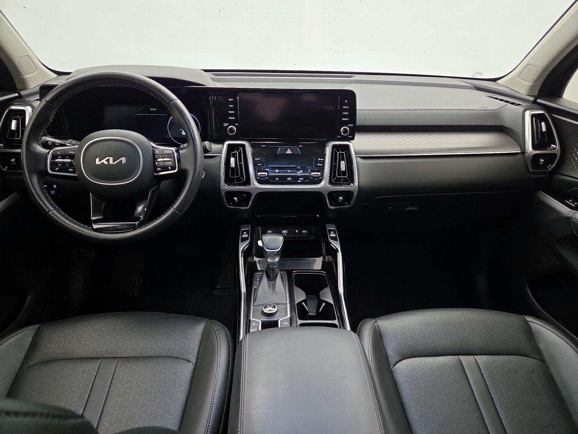 Thumbnail: 2023 Kia Sorento - 9