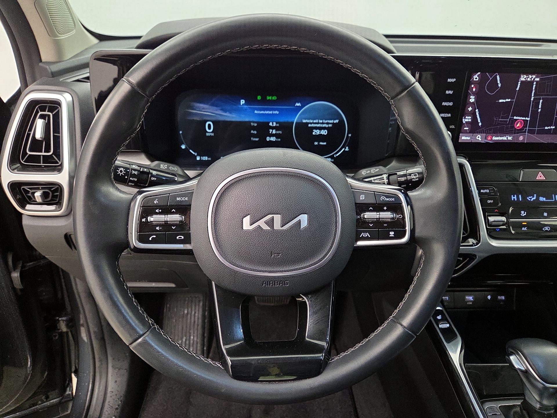 Thumbnail: 2023 Kia Sorento - 10