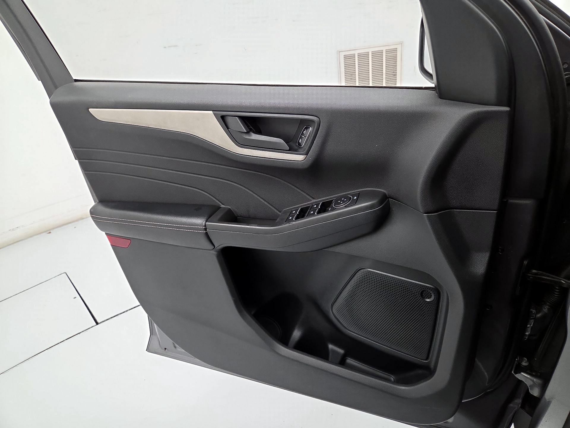 Thumbnail: 2021 Ford Escape - 12