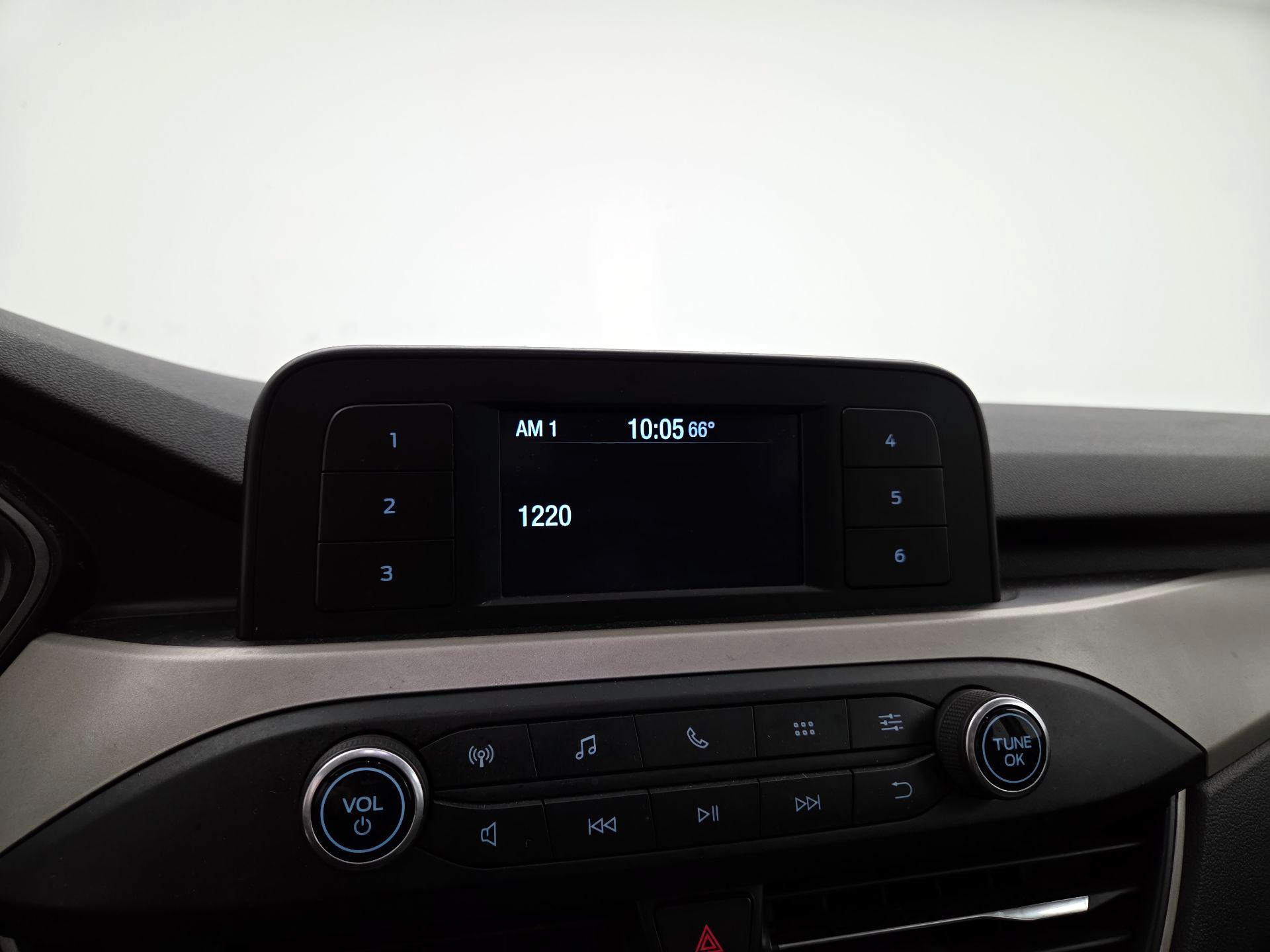 Thumbnail: 2021 Ford Escape - 15