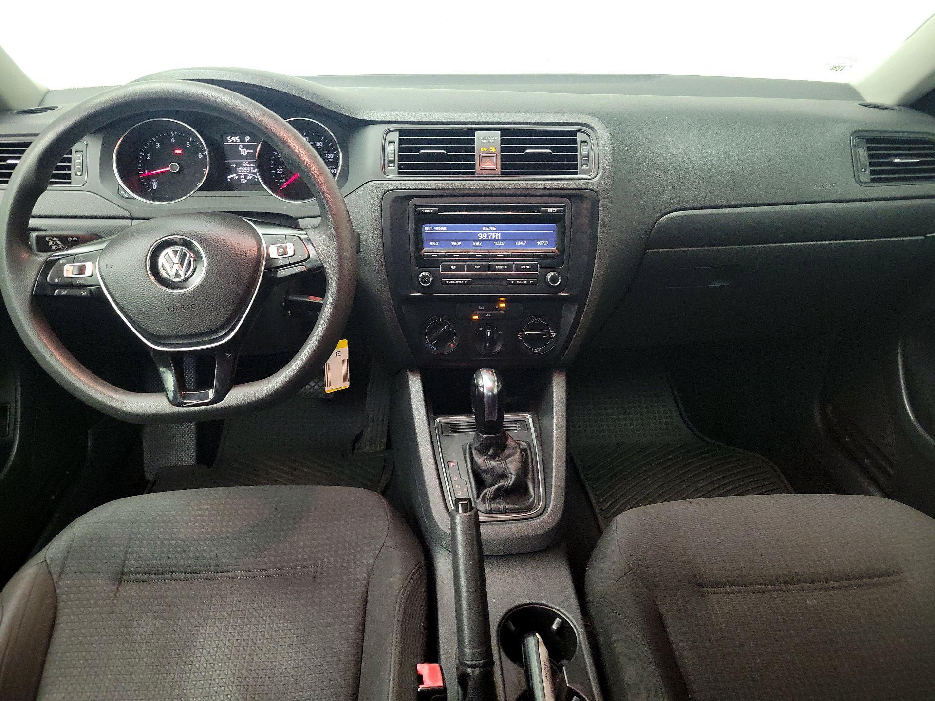 Thumbnail: 2015 Volkswagen Jetta - 9