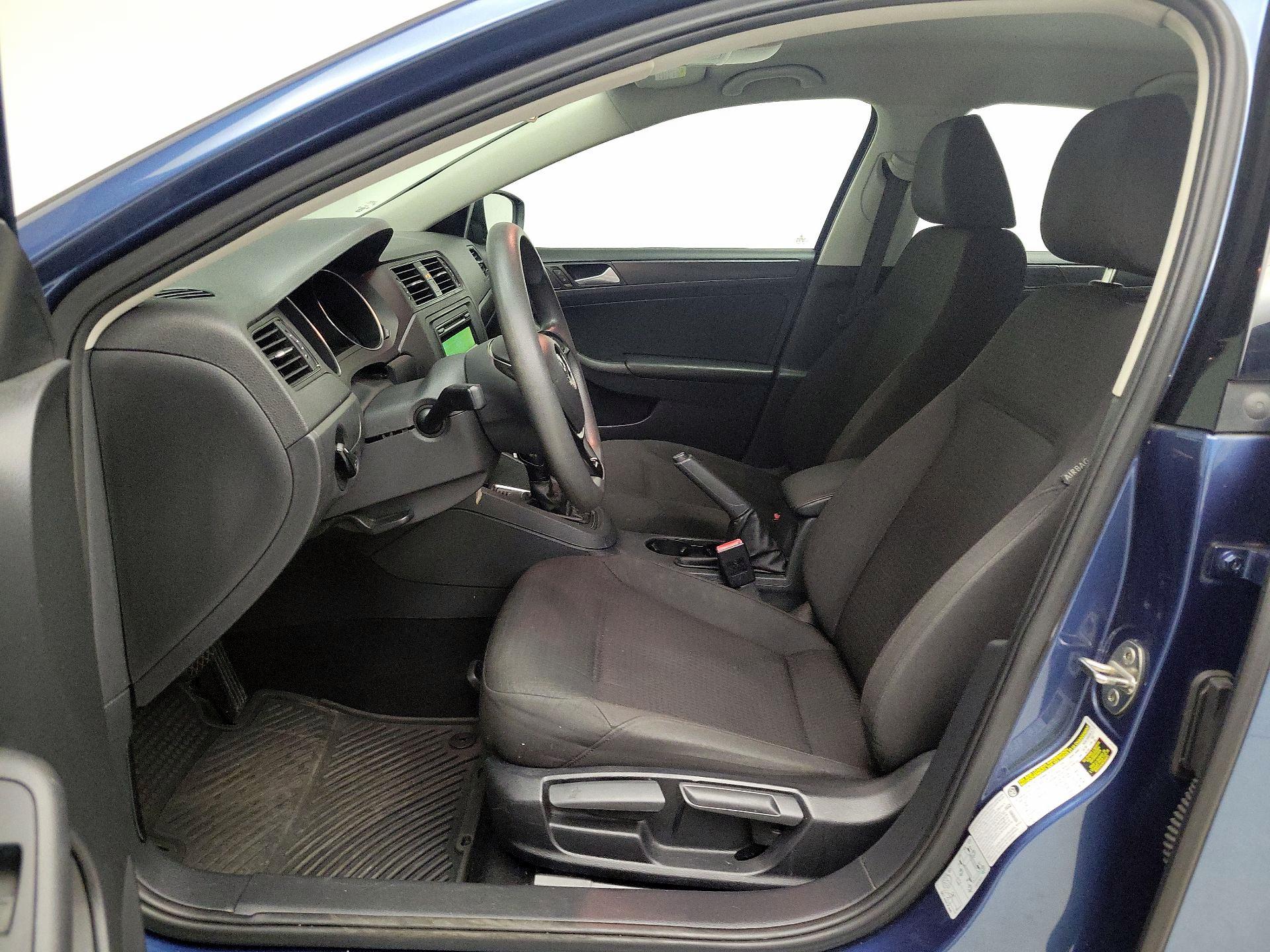 Thumbnail: 2015 Volkswagen Jetta - 11