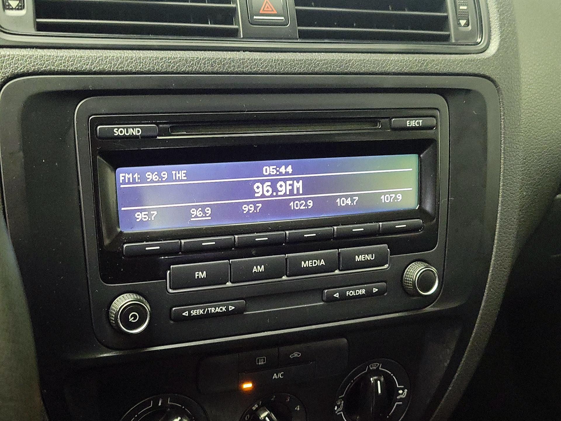 Thumbnail: 2015 Volkswagen Jetta - 14