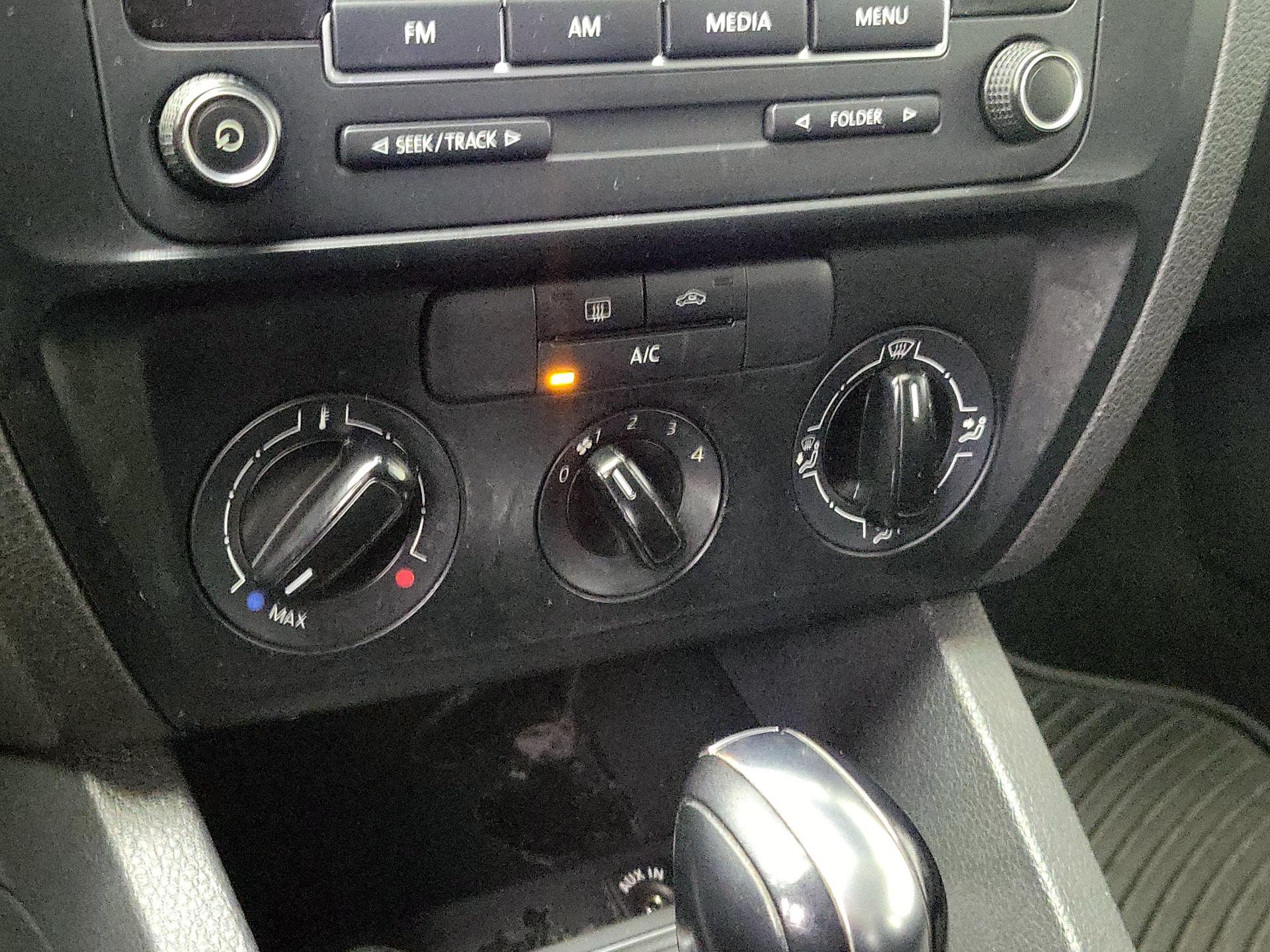 Thumbnail: 2015 Volkswagen Jetta - 15