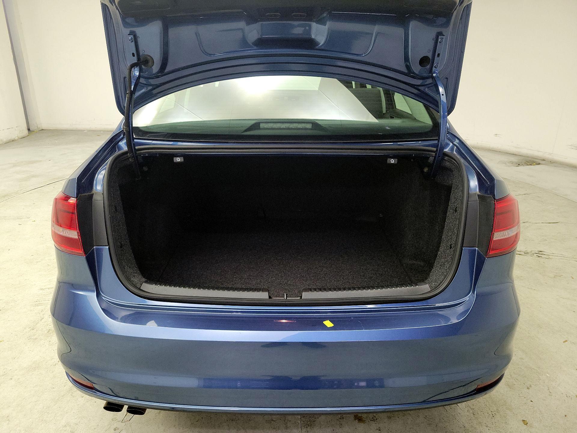 Thumbnail: 2015 Volkswagen Jetta - 19