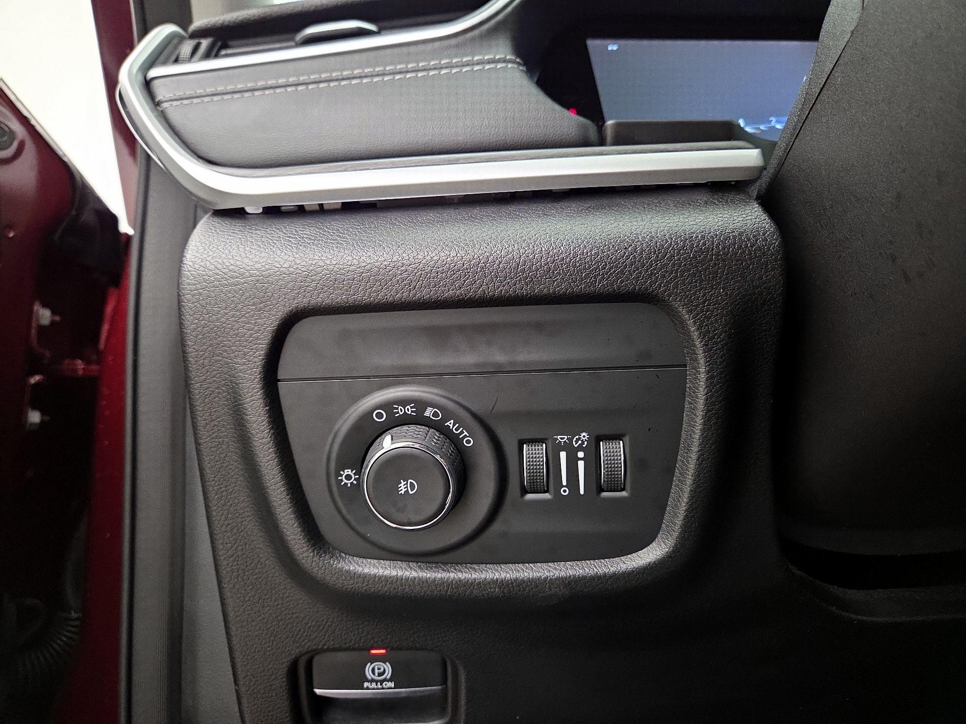 Thumbnail: 2023 Jeep Grand Cherokee - 13