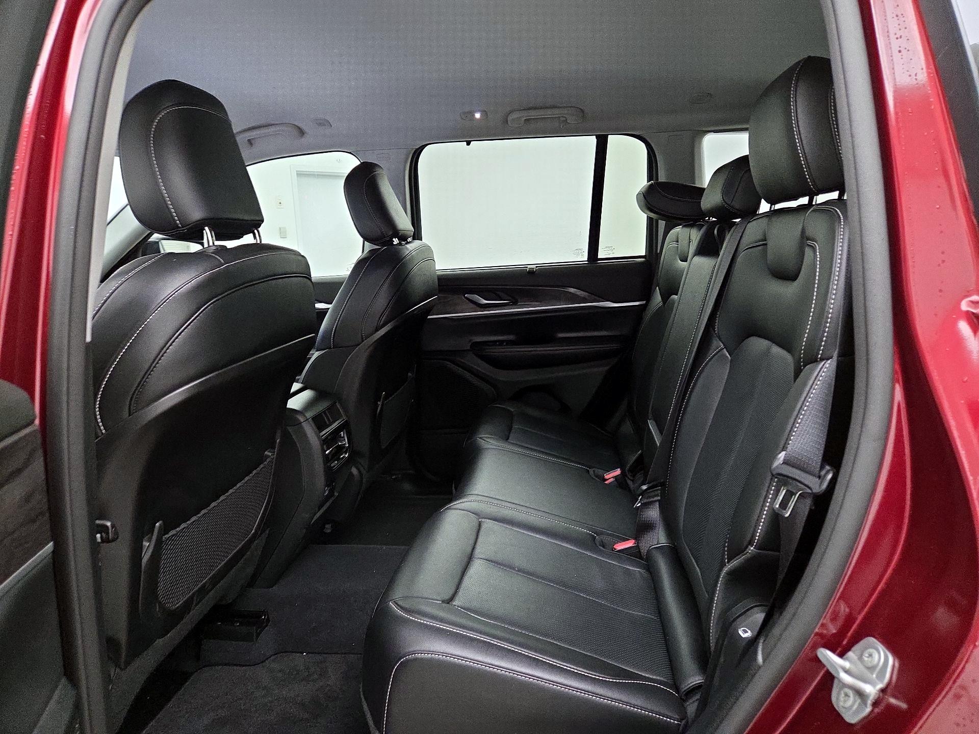 Thumbnail: 2023 Jeep Grand Cherokee - 20