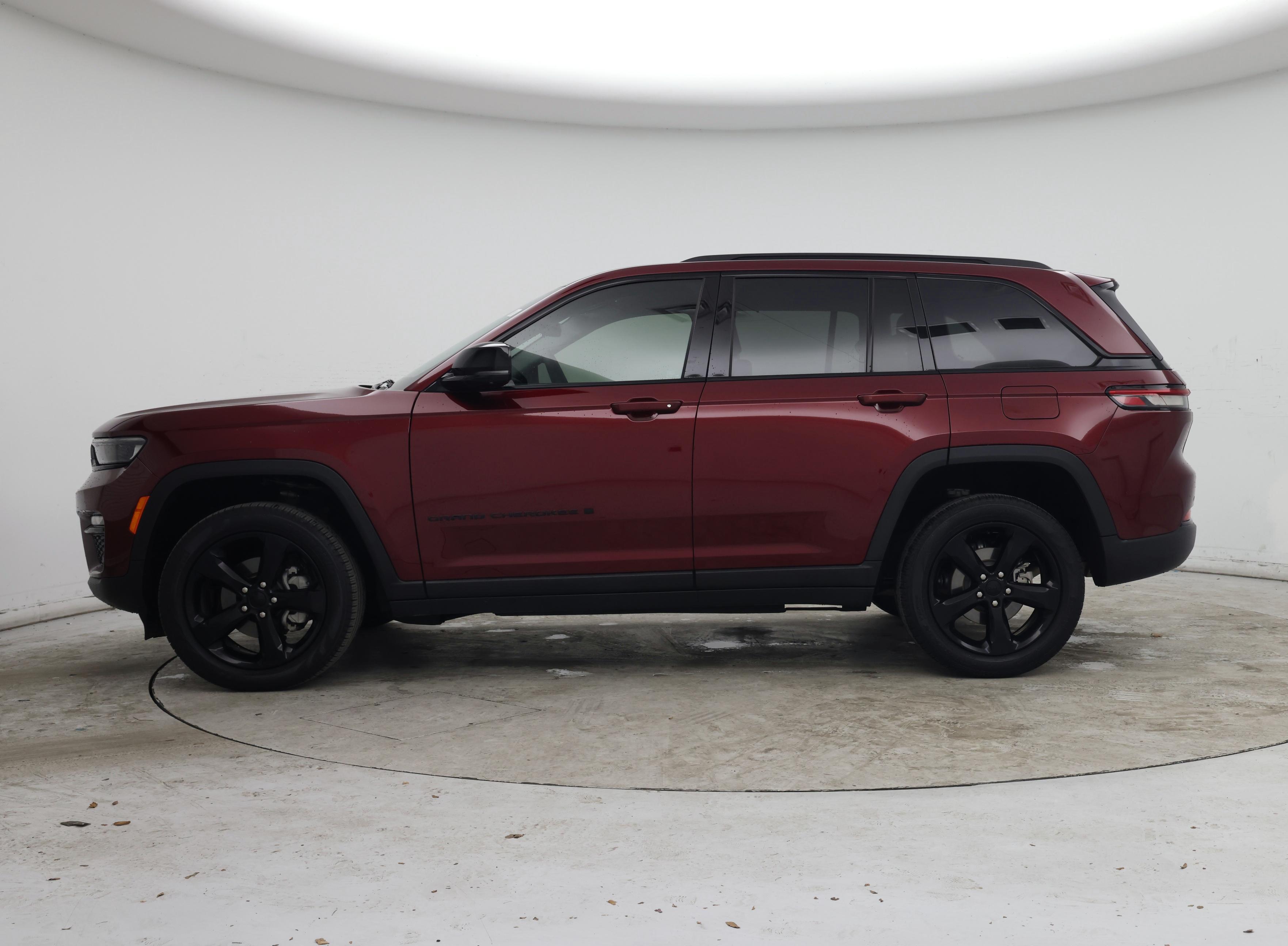 Thumbnail: 2023 Jeep Grand Cherokee - 3