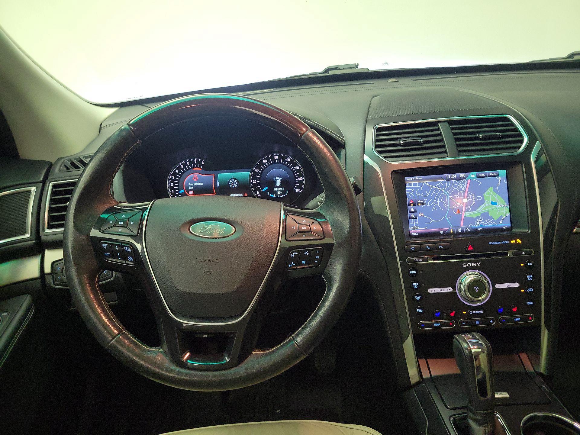 Thumbnail: 2016 Ford Explorer - 10