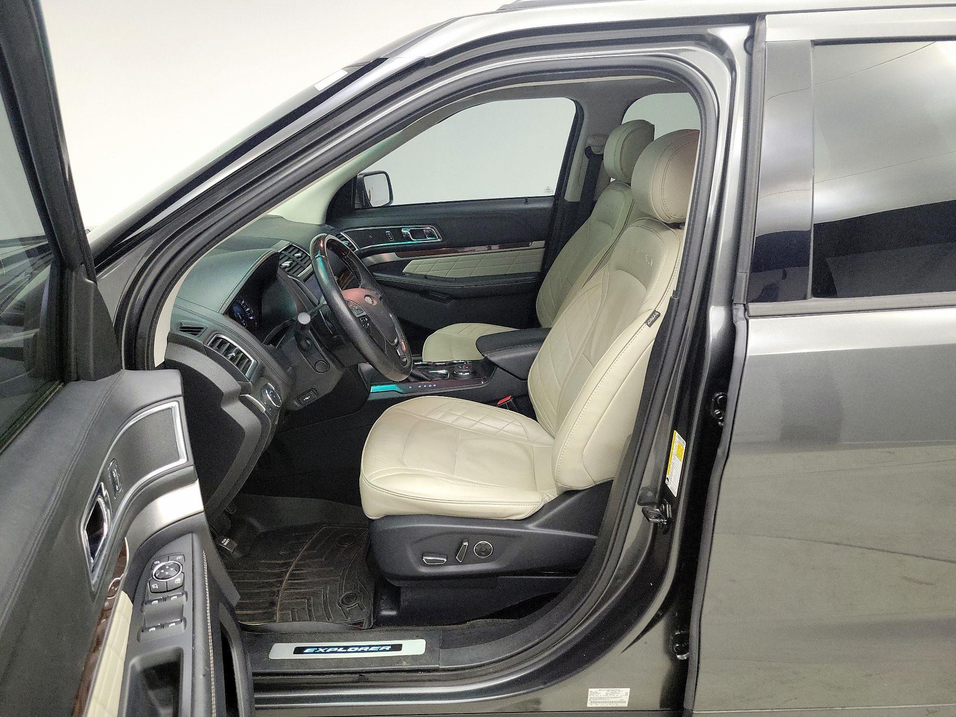 Thumbnail: 2016 Ford Explorer - 11