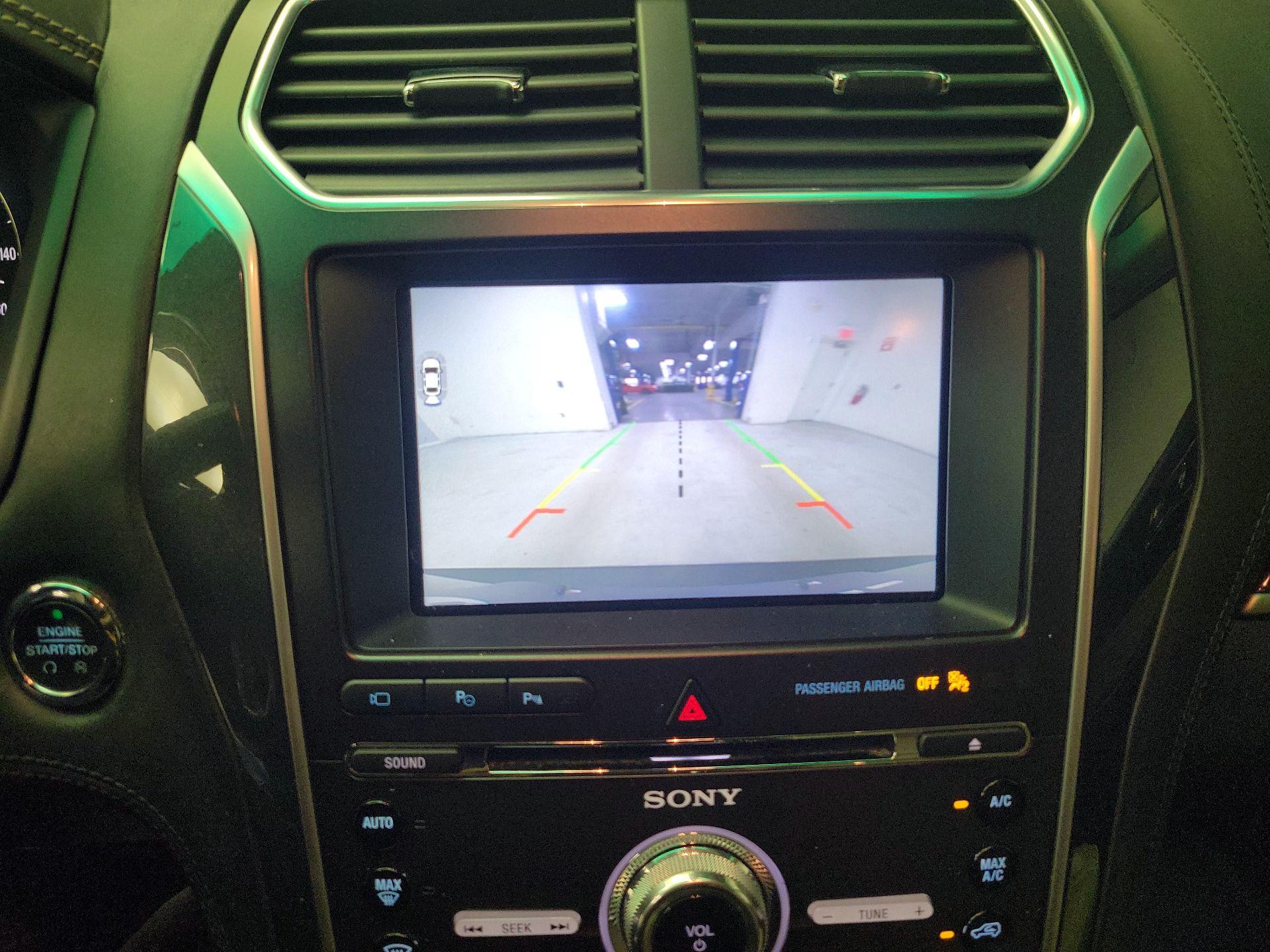 Thumbnail: 2016 Ford Explorer - 15