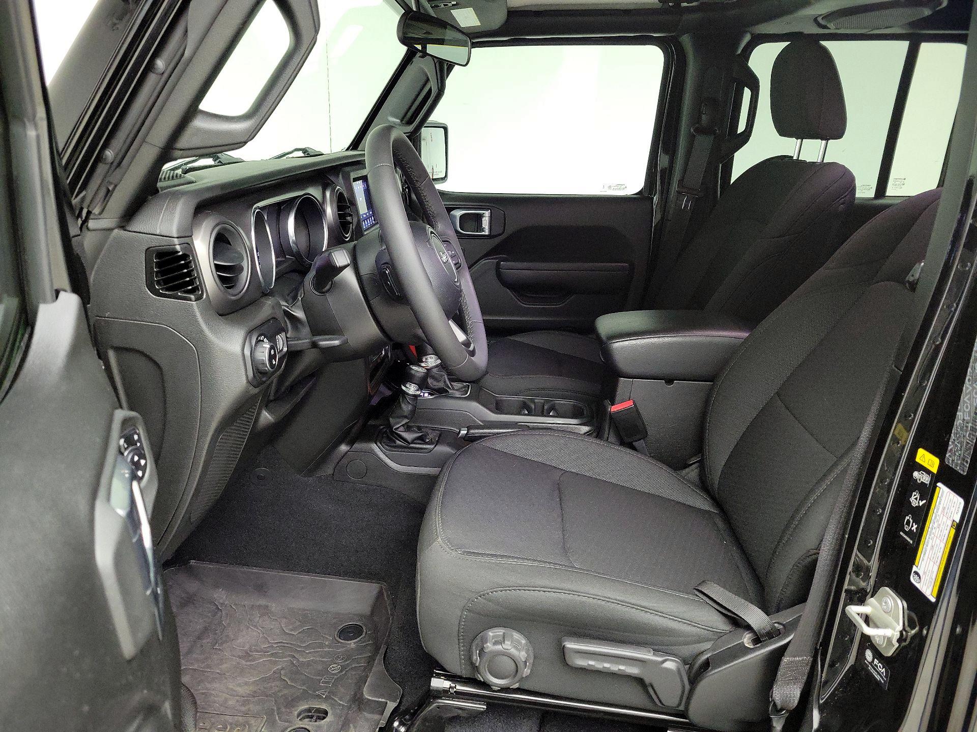 Thumbnail: 2023 Jeep Gladiator - 11