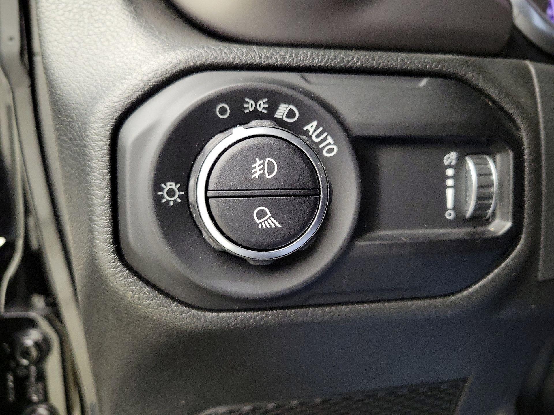 Thumbnail: 2023 Jeep Gladiator - 13