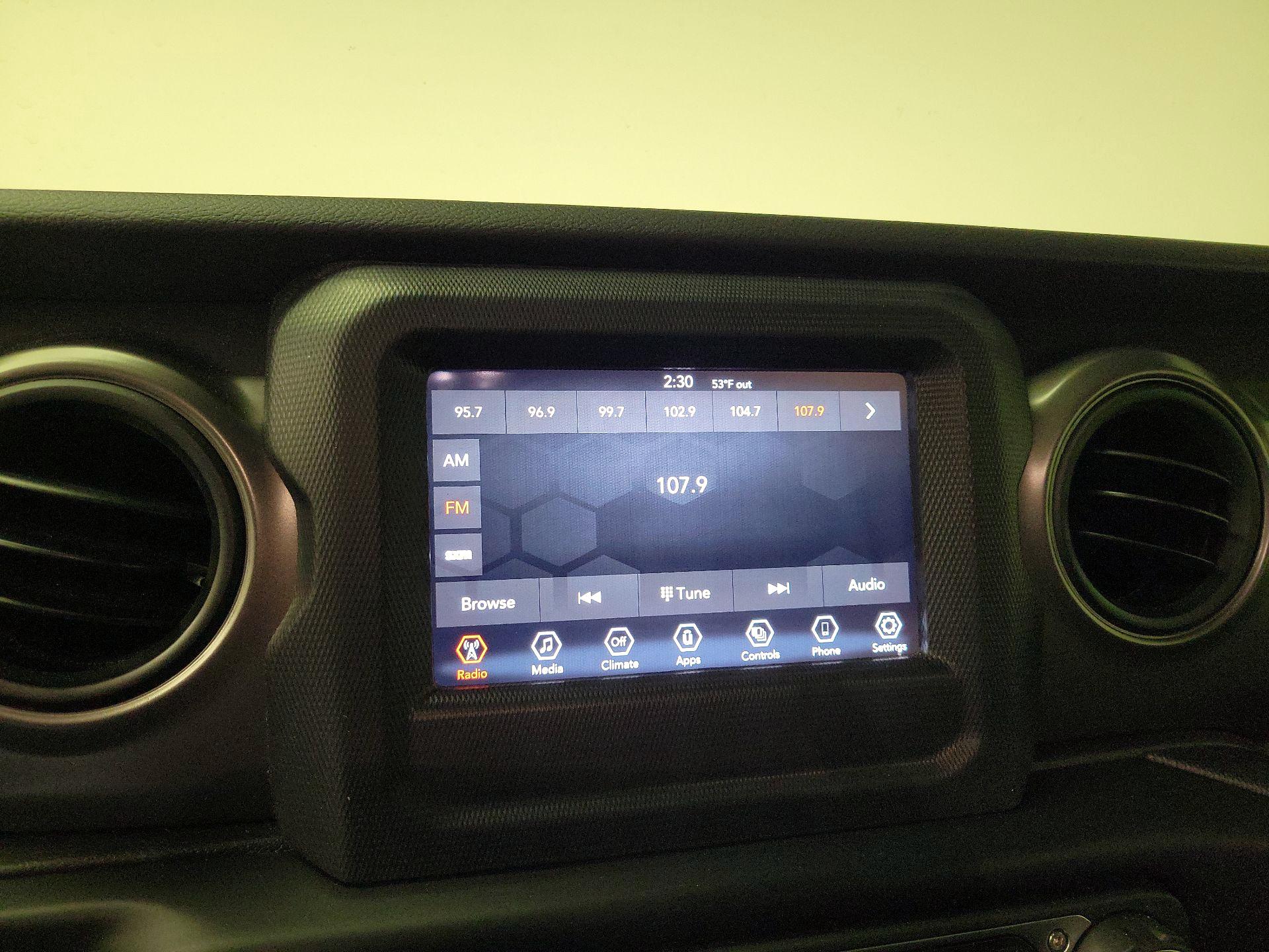 Thumbnail: 2023 Jeep Gladiator - 15