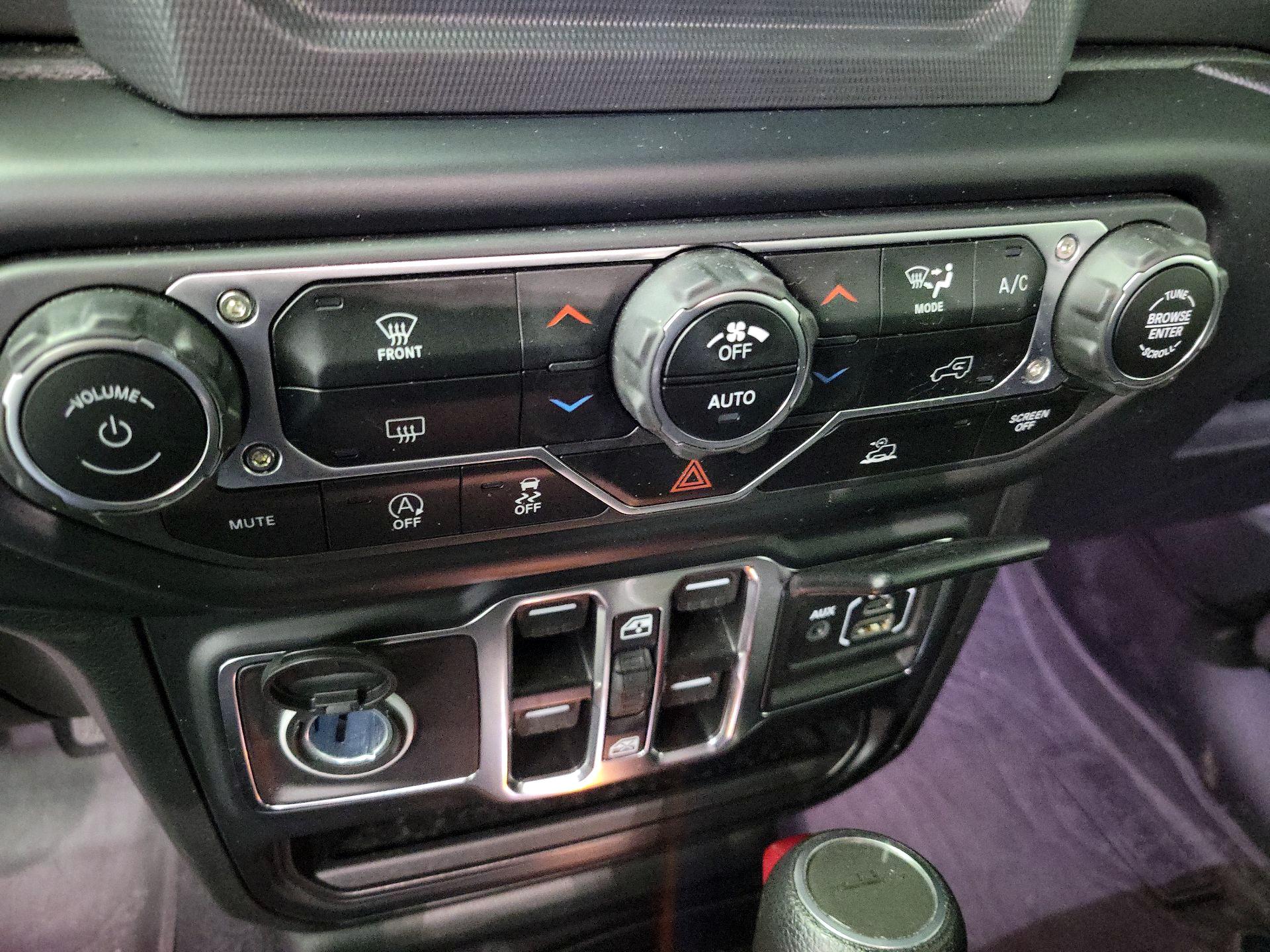 Thumbnail: 2023 Jeep Gladiator - 16