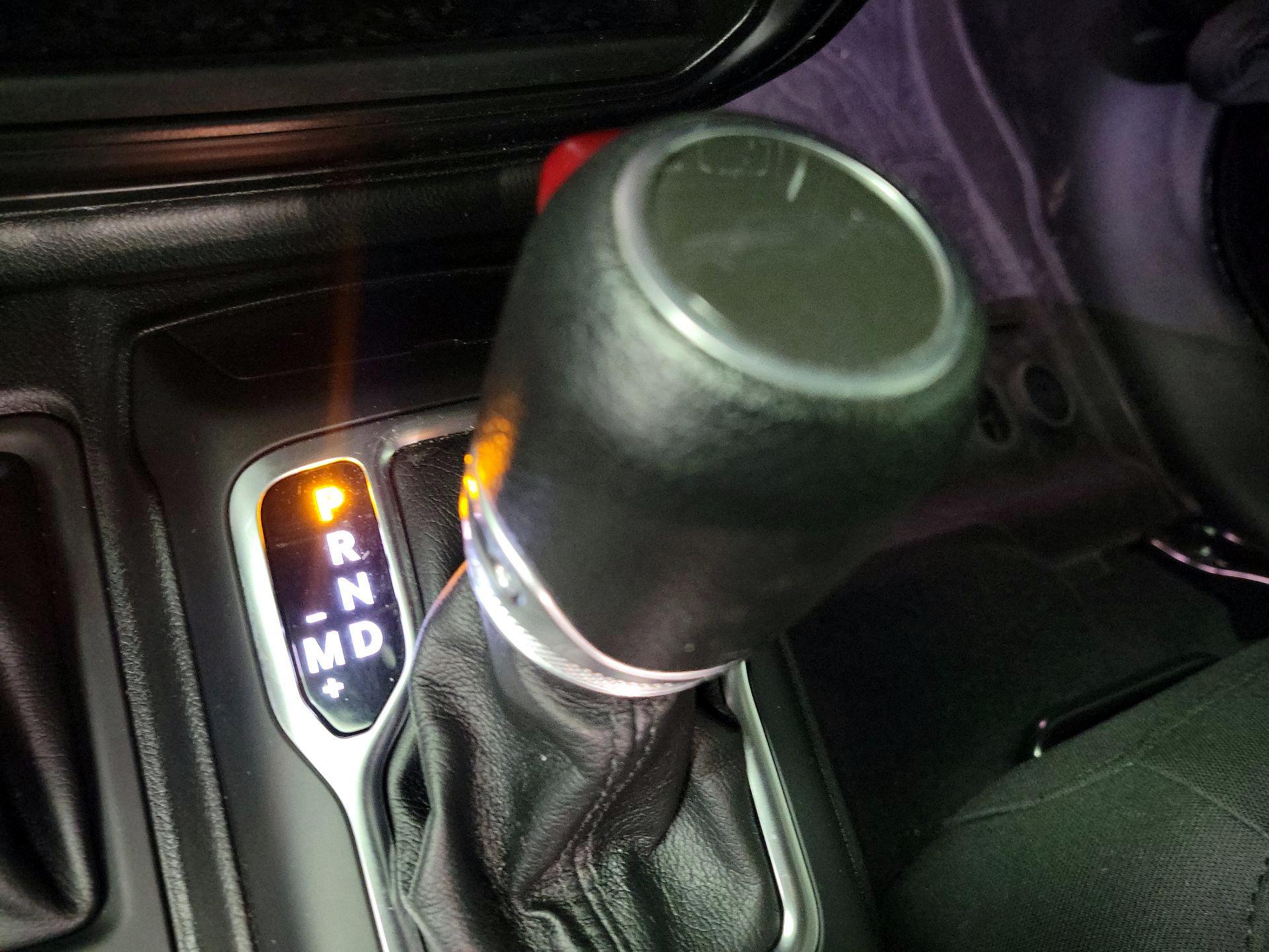 Thumbnail: 2023 Jeep Gladiator - 17