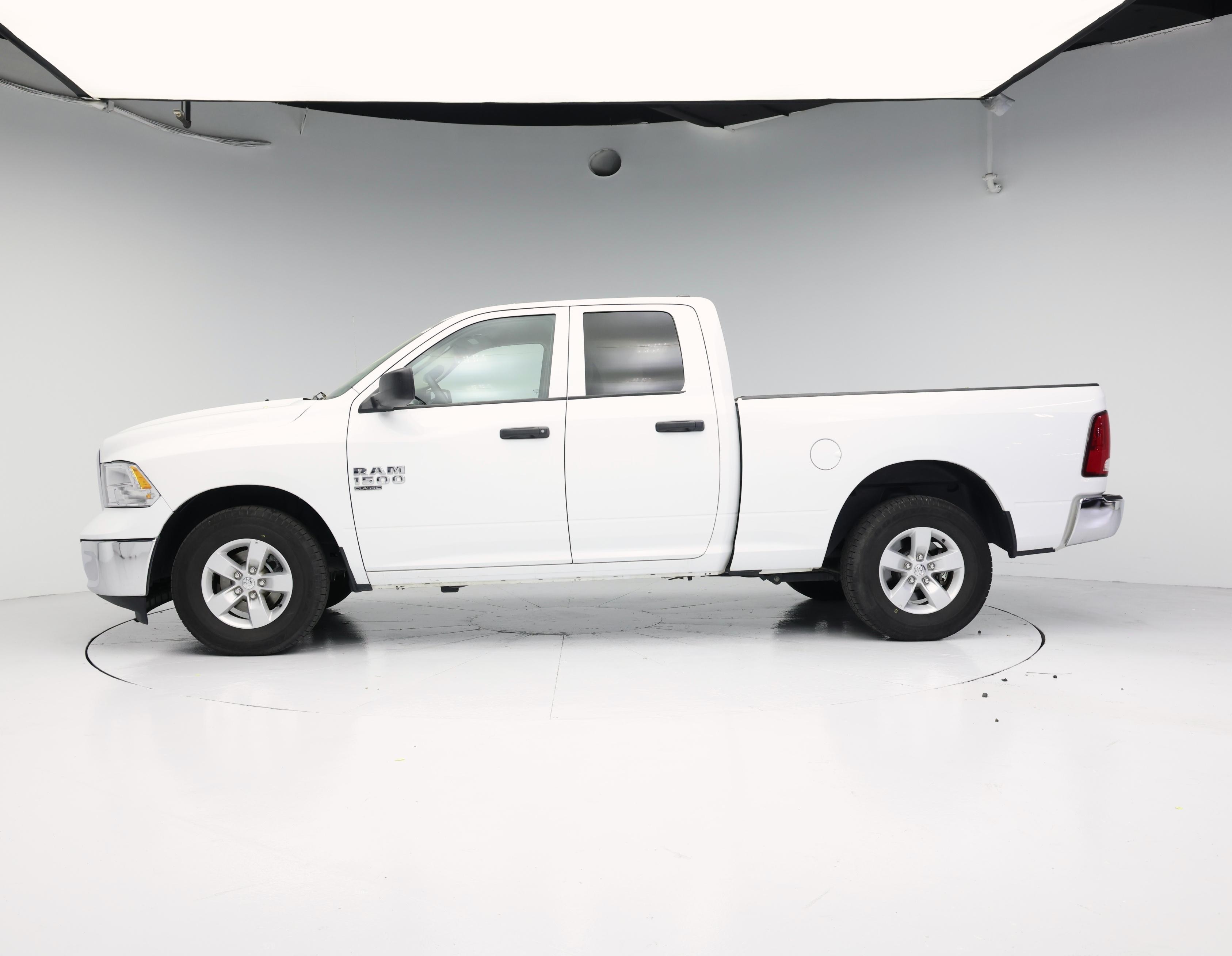 Thumbnail: 2024 RAM 1500 Classic - 3
