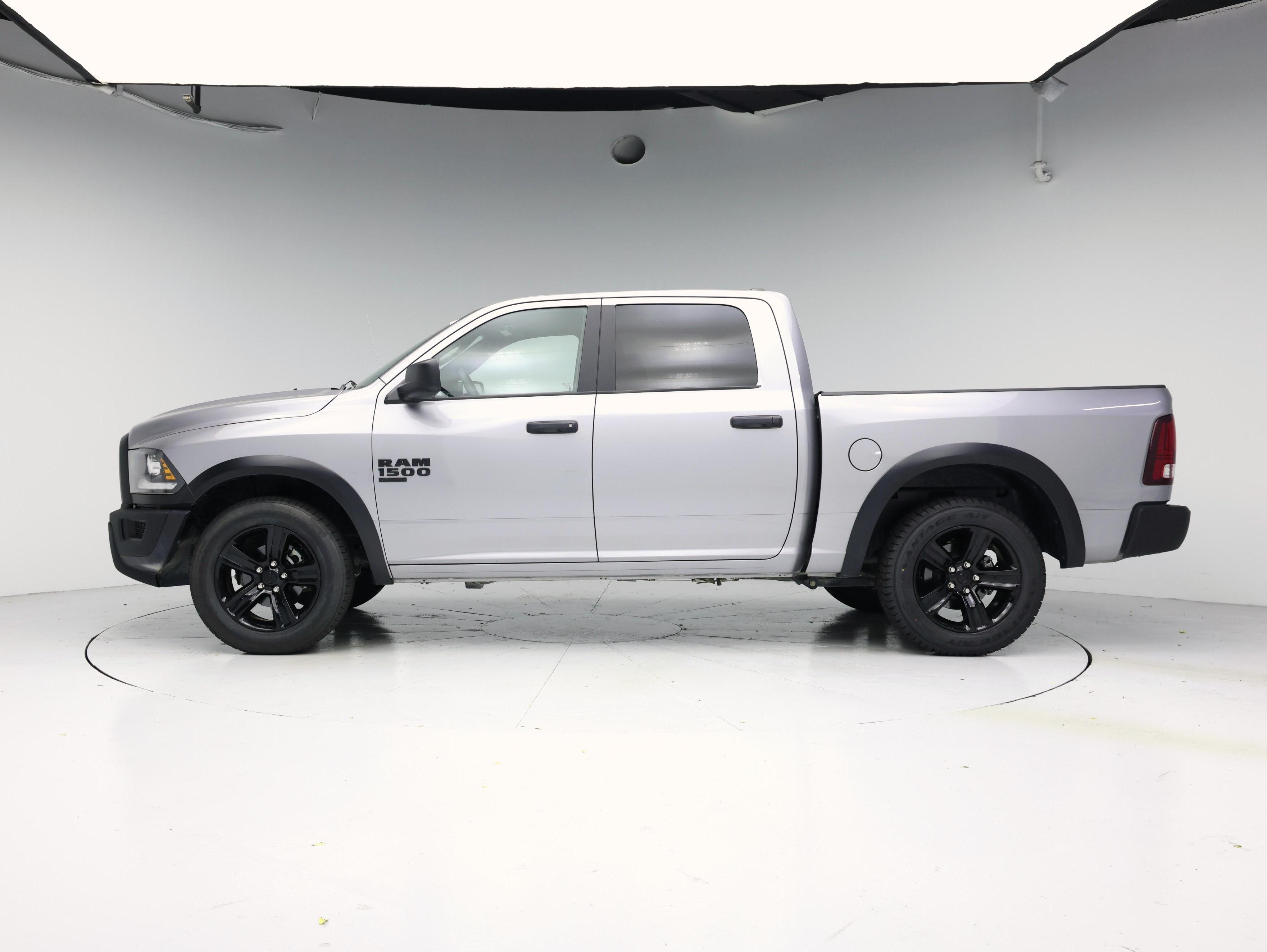 Thumbnail: 2024 RAM 1500 Classic - 3