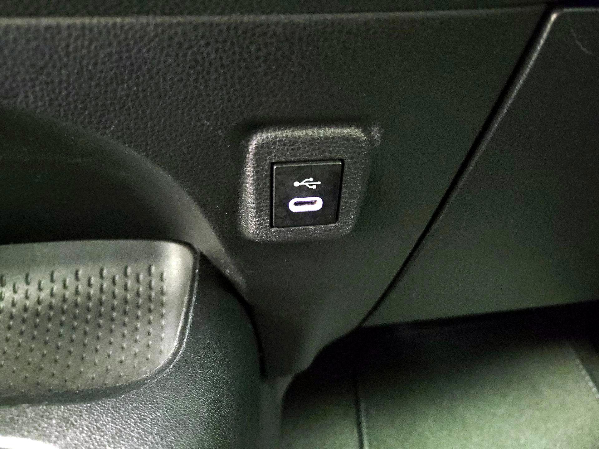 Thumbnail: 2023 Toyota Corolla - 18