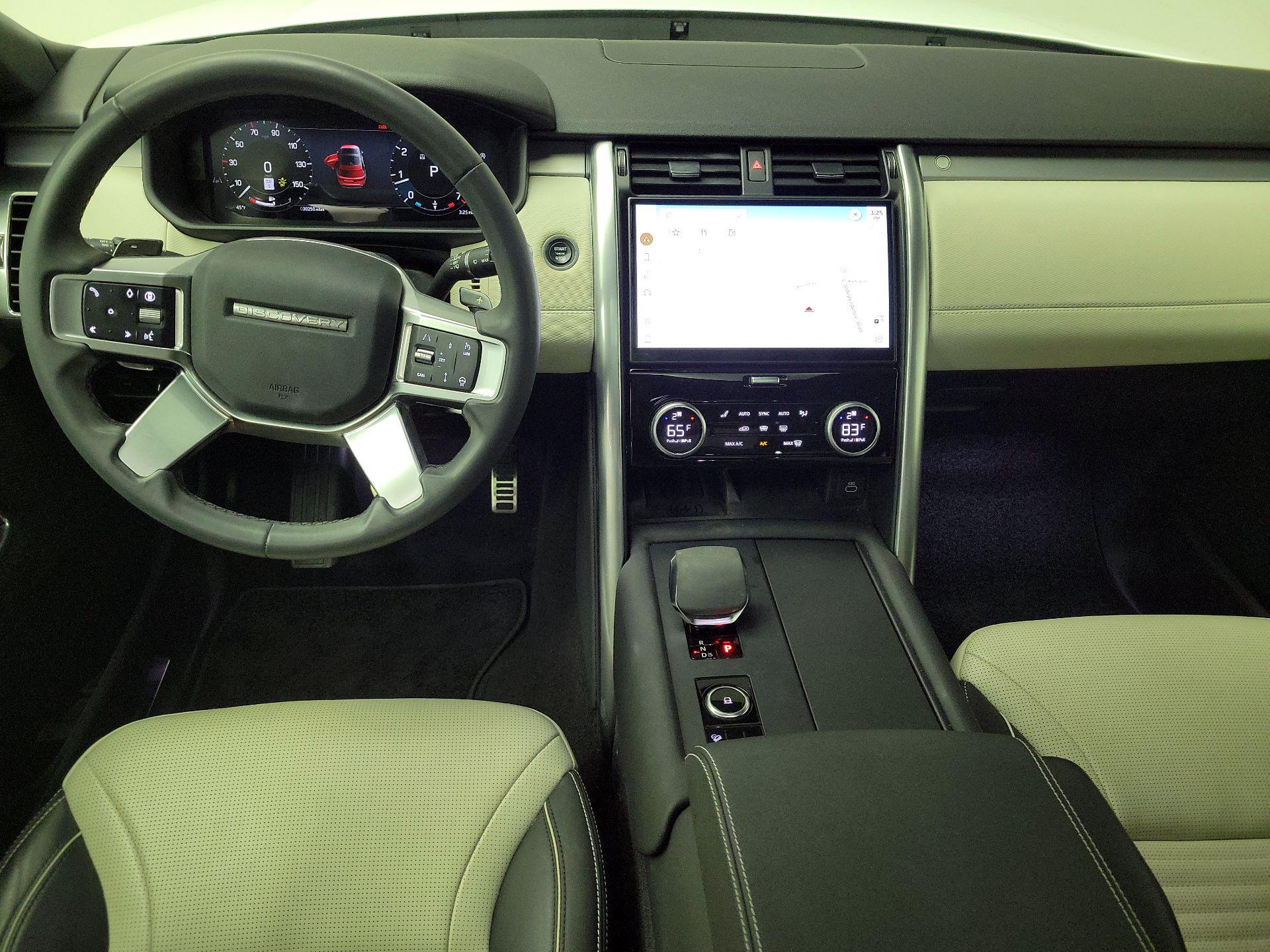 Thumbnail: 2024 Land Rover Discovery - 9