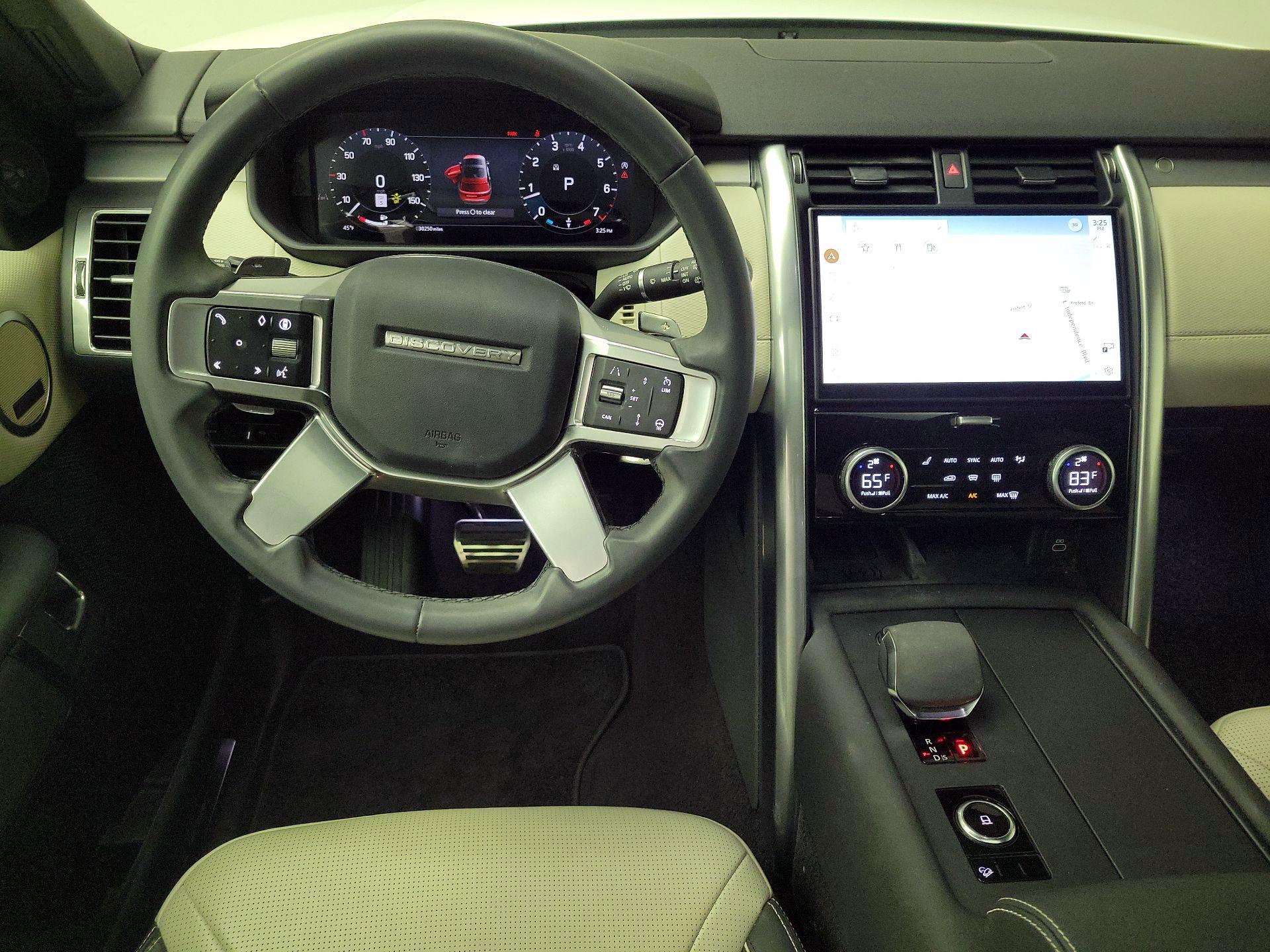 Thumbnail: 2024 Land Rover Discovery - 10