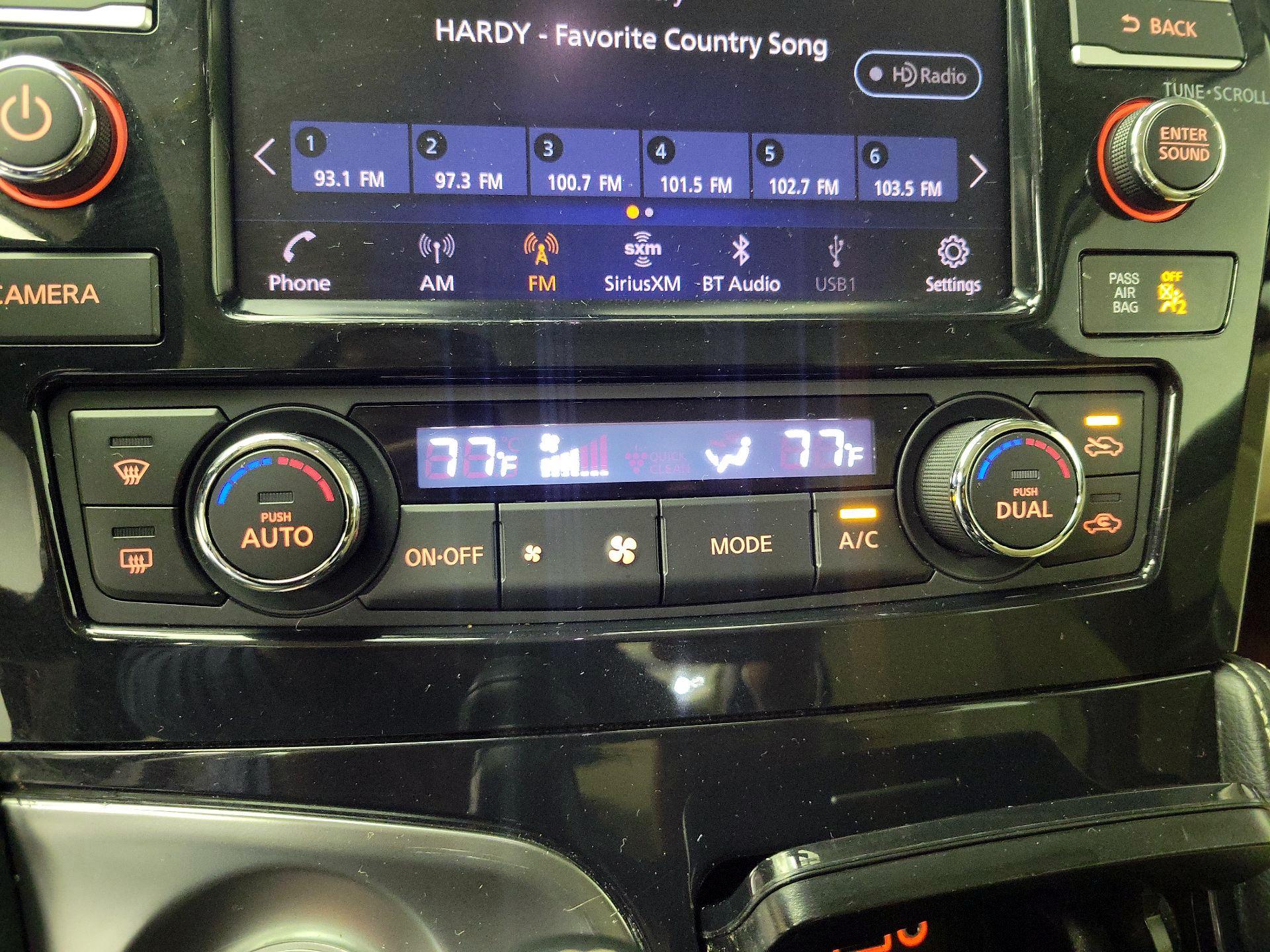 Thumbnail: 2019 Nissan Maxima - 17