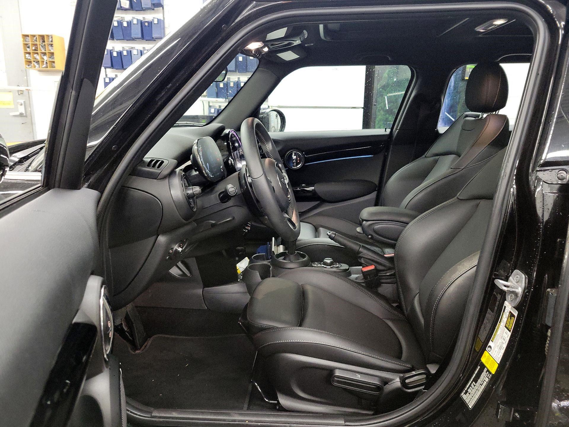 Thumbnail: 2022 MINI Cooper Hardtop - 9