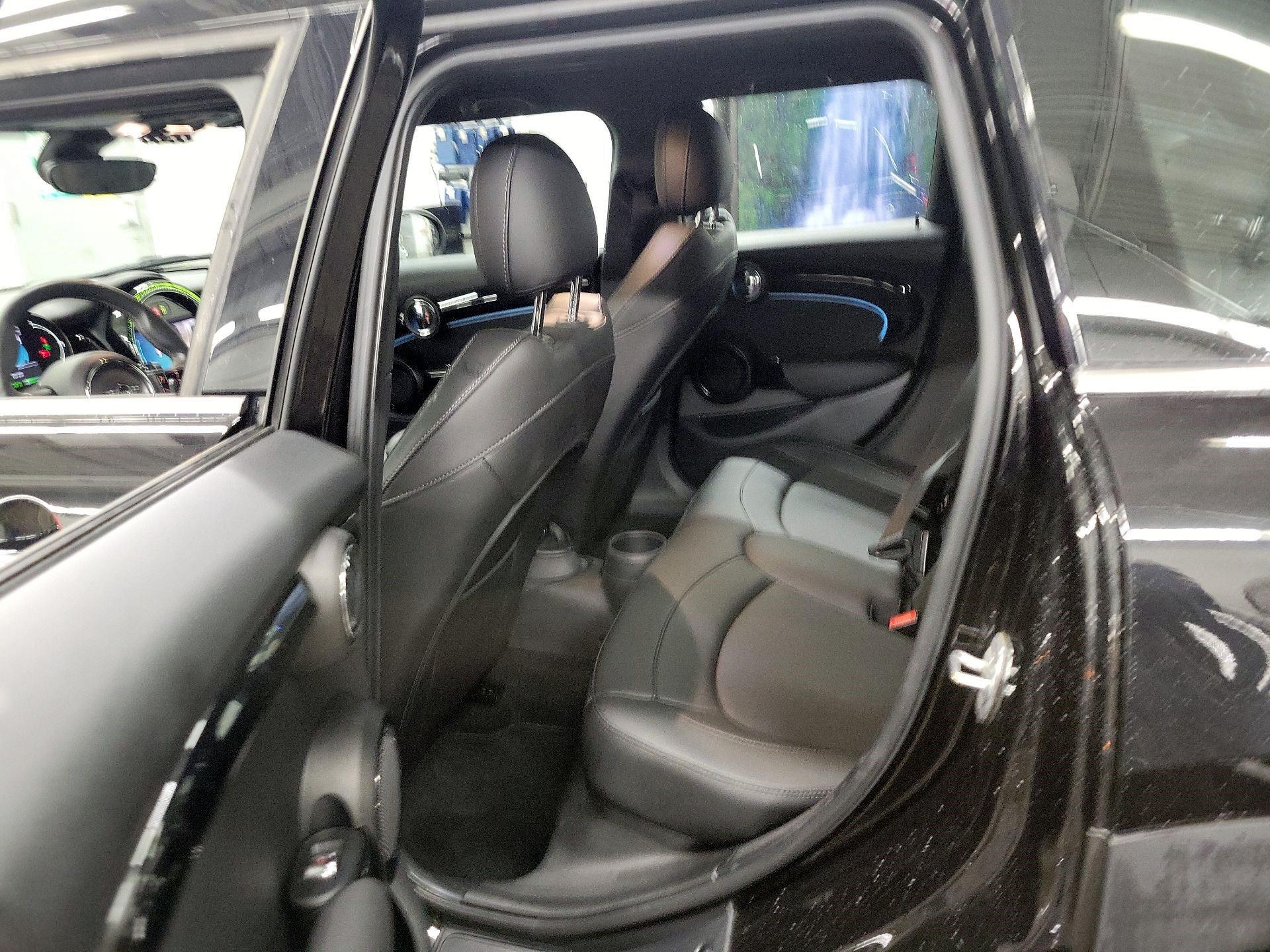 Thumbnail: 2022 MINI Cooper Hardtop - 18