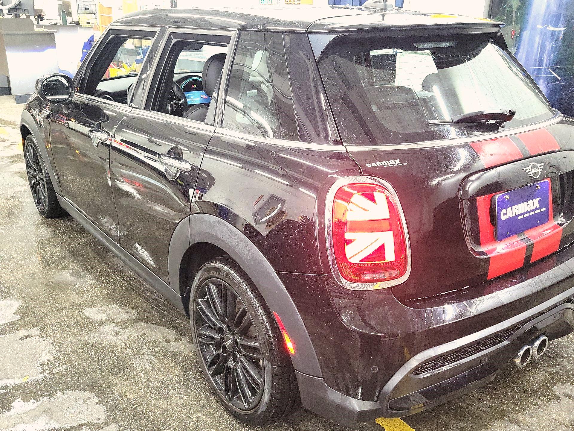 Thumbnail: 2022 MINI Cooper Hardtop - 7