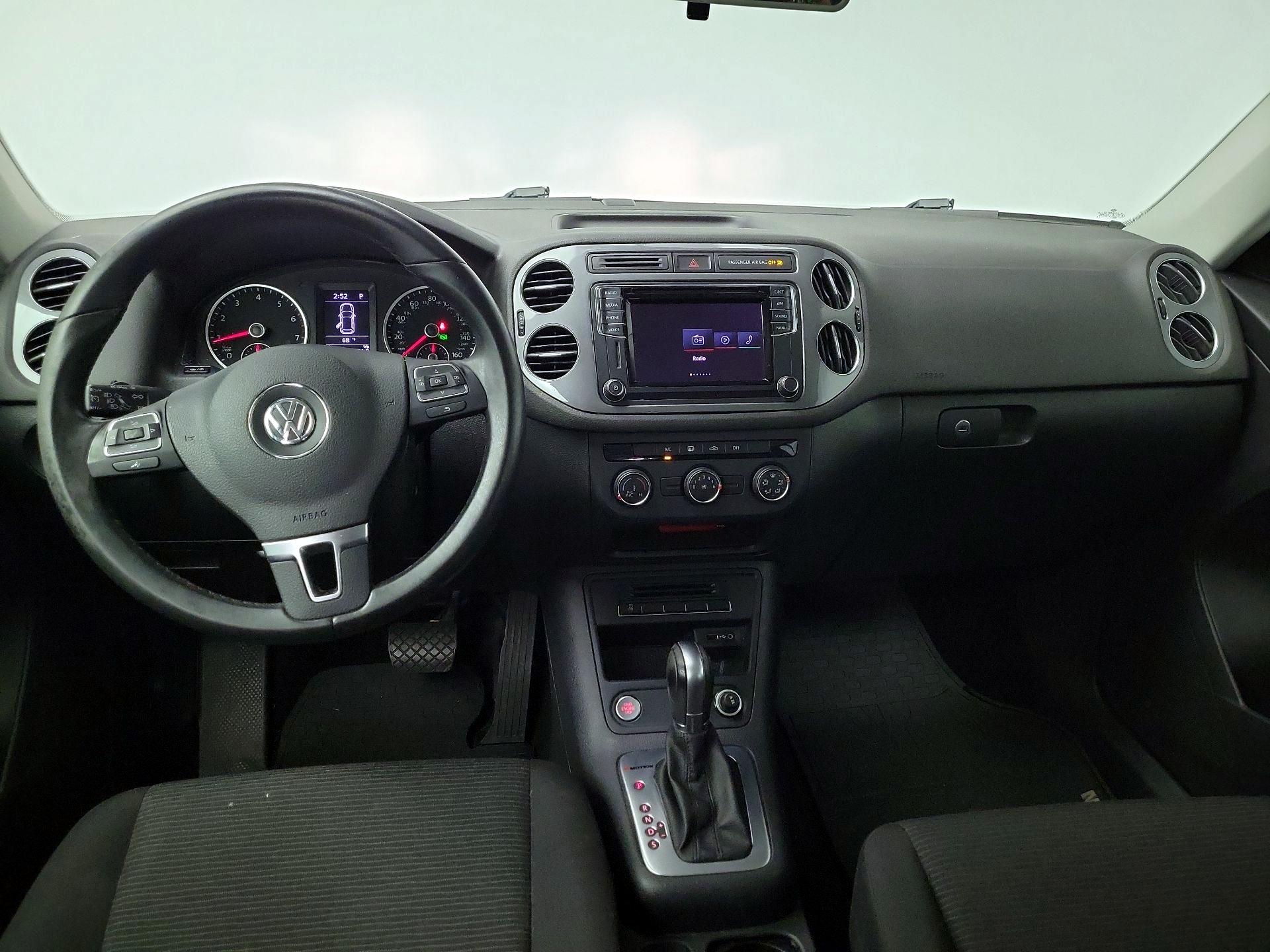 Thumbnail: 2017 Volkswagen Tiguan - 9
