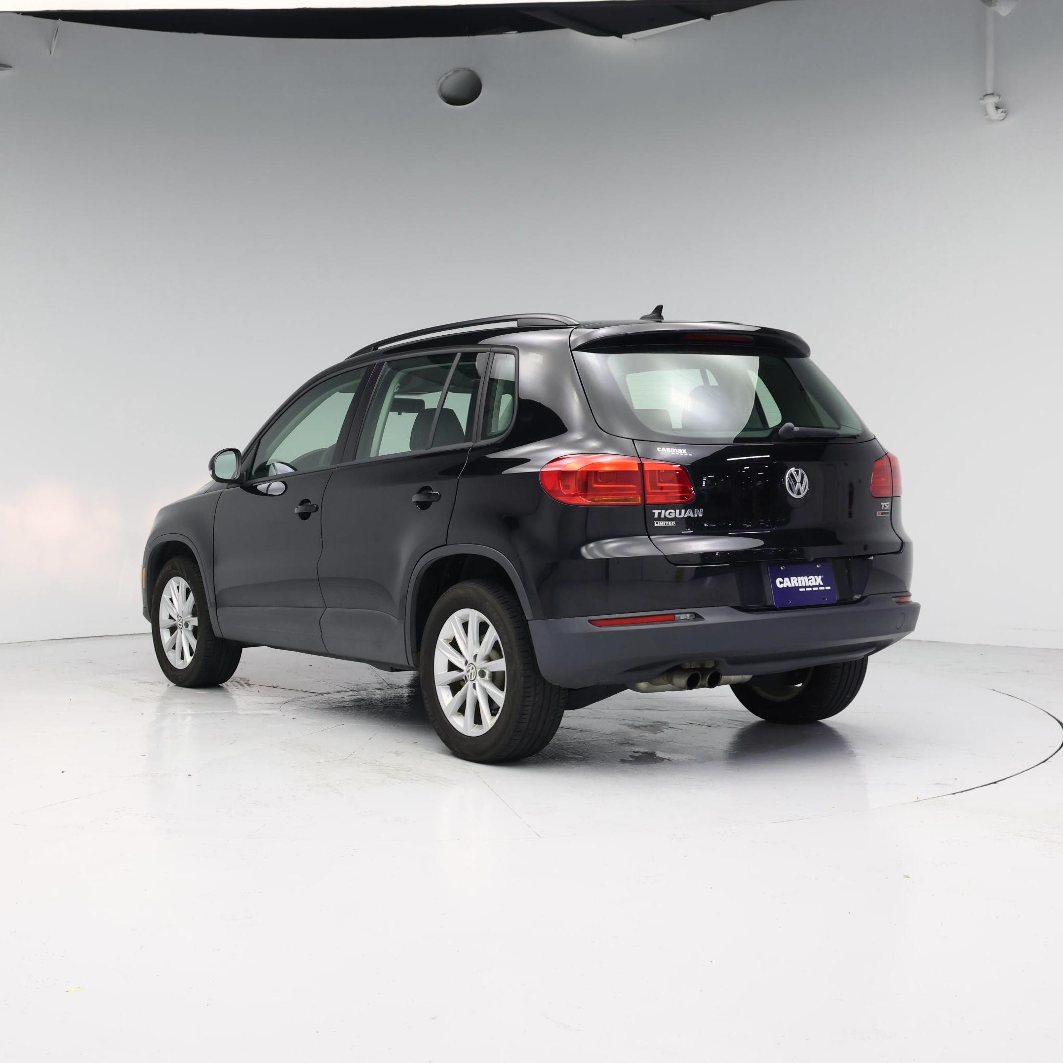 Thumbnail: 2017 Volkswagen Tiguan - 2