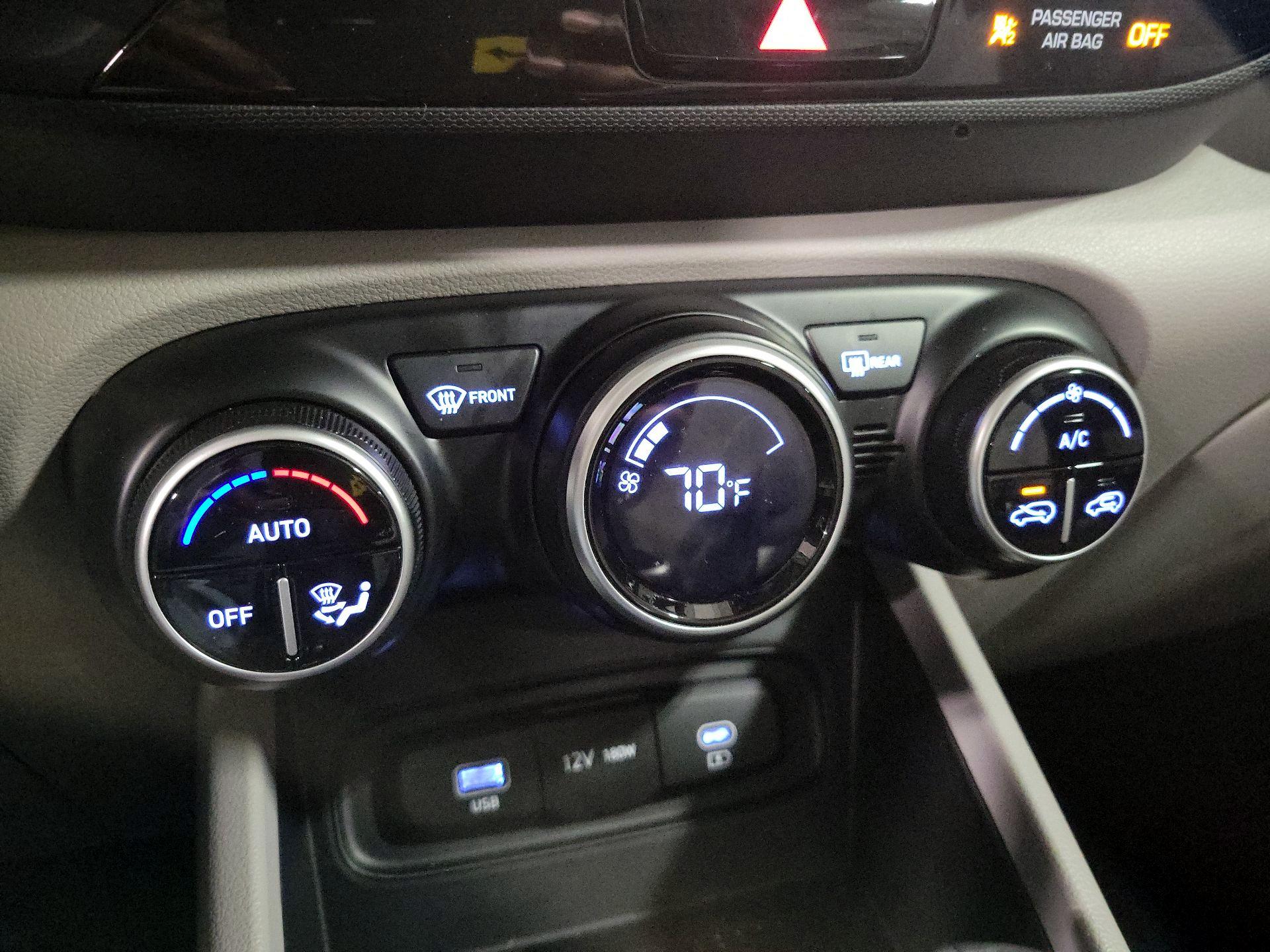 Thumbnail: 2024 Hyundai Venue - 16