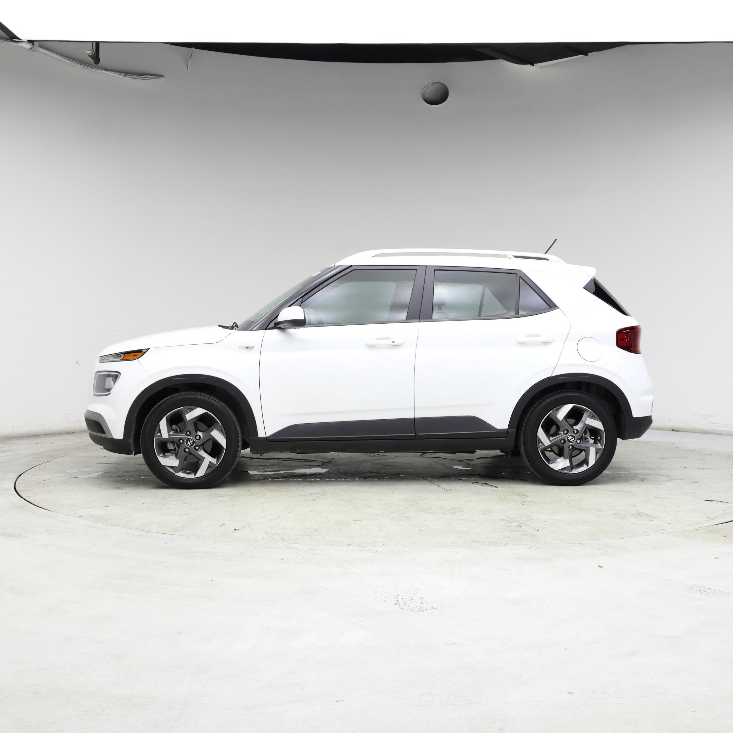 Thumbnail: 2024 Hyundai Venue - 3